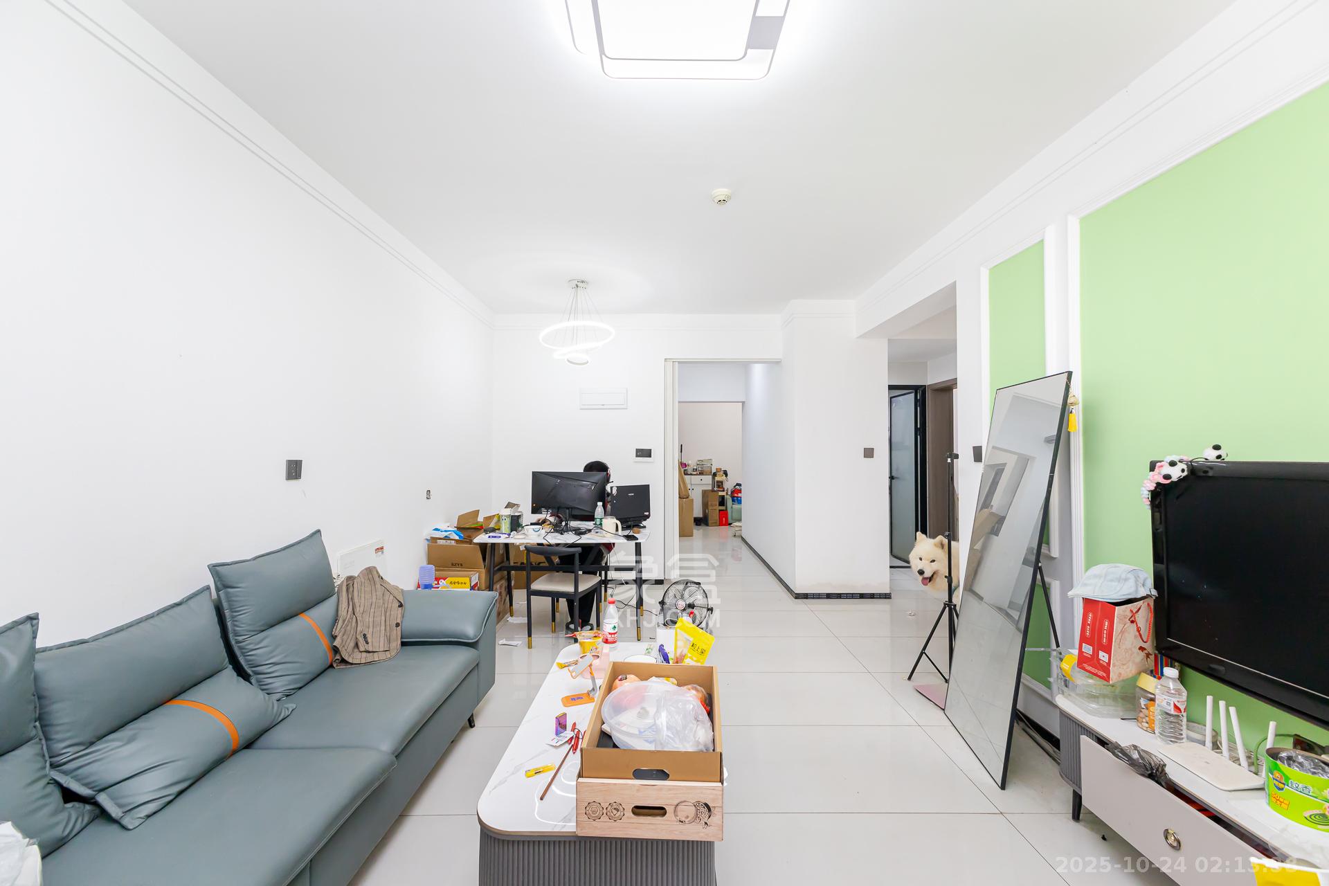 明发阅江悦府 3室2厅1卫 68.0万 明发阅江悦府 3室2厅1卫 68.0万客厅