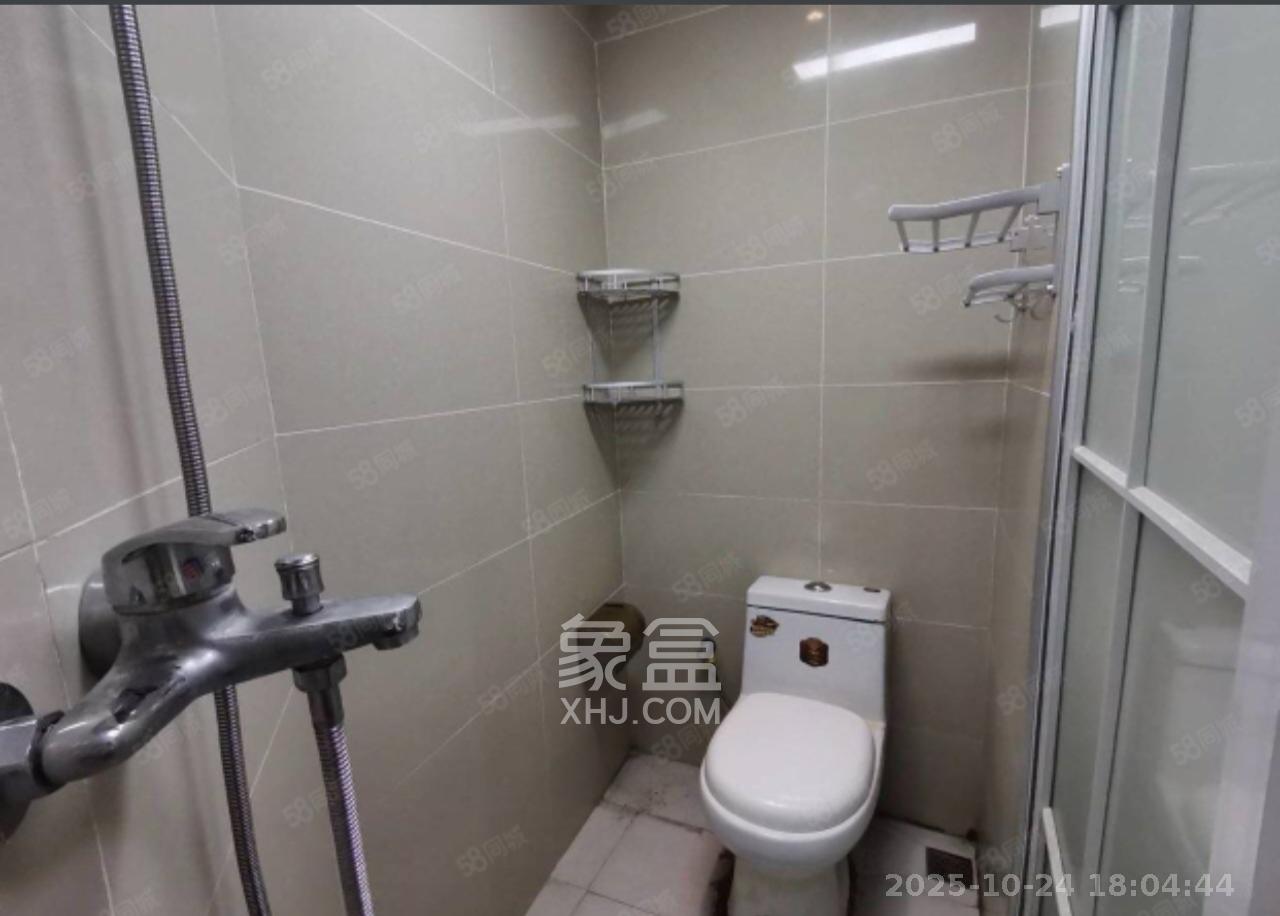 当代滨江MOMA  1室1厅1卫    1350.0元/月室内图