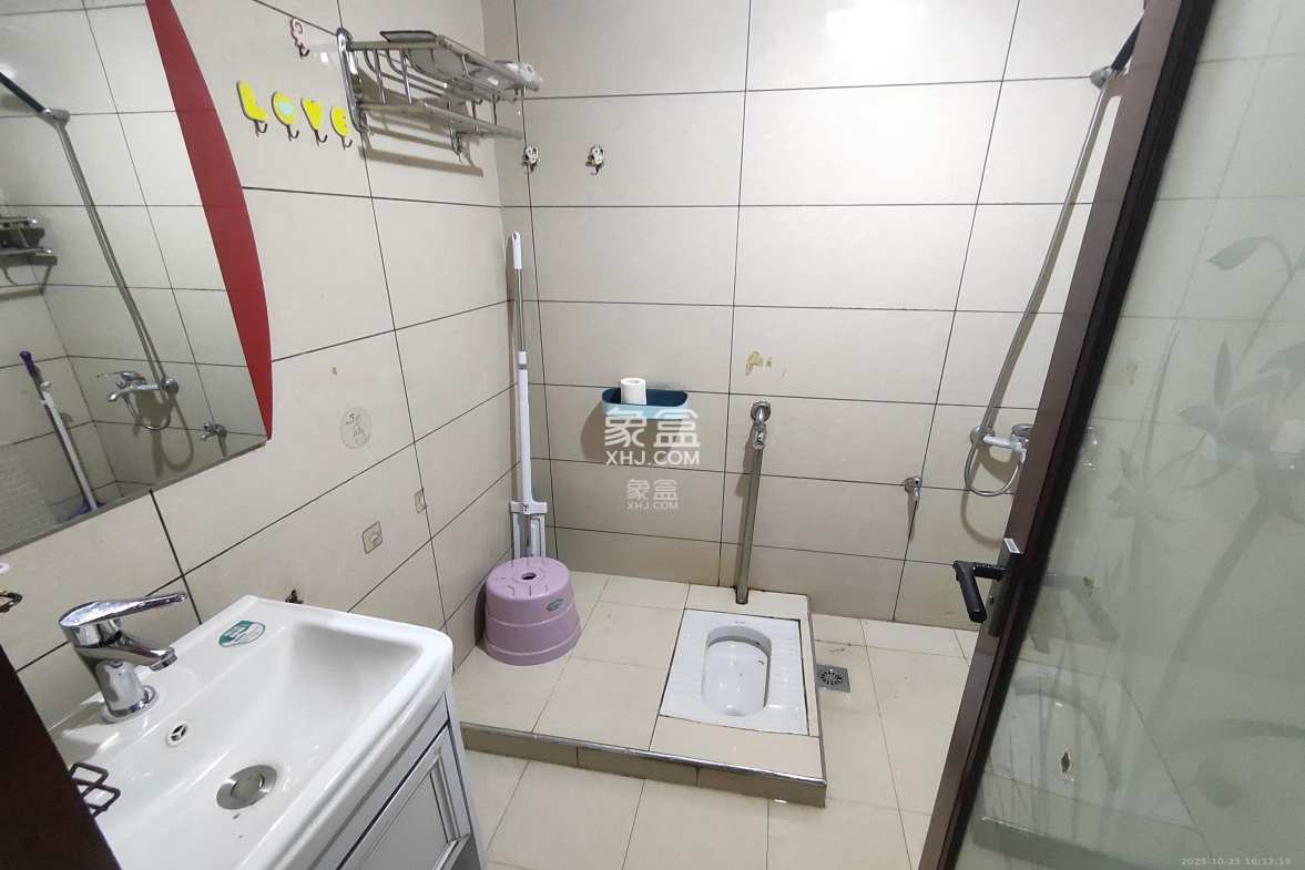 天健芙蓉盛世一期  1室1厅1卫    1350.0元/月 天健芙蓉盛世一期  1室1厅1卫    1350.0元/月室内图