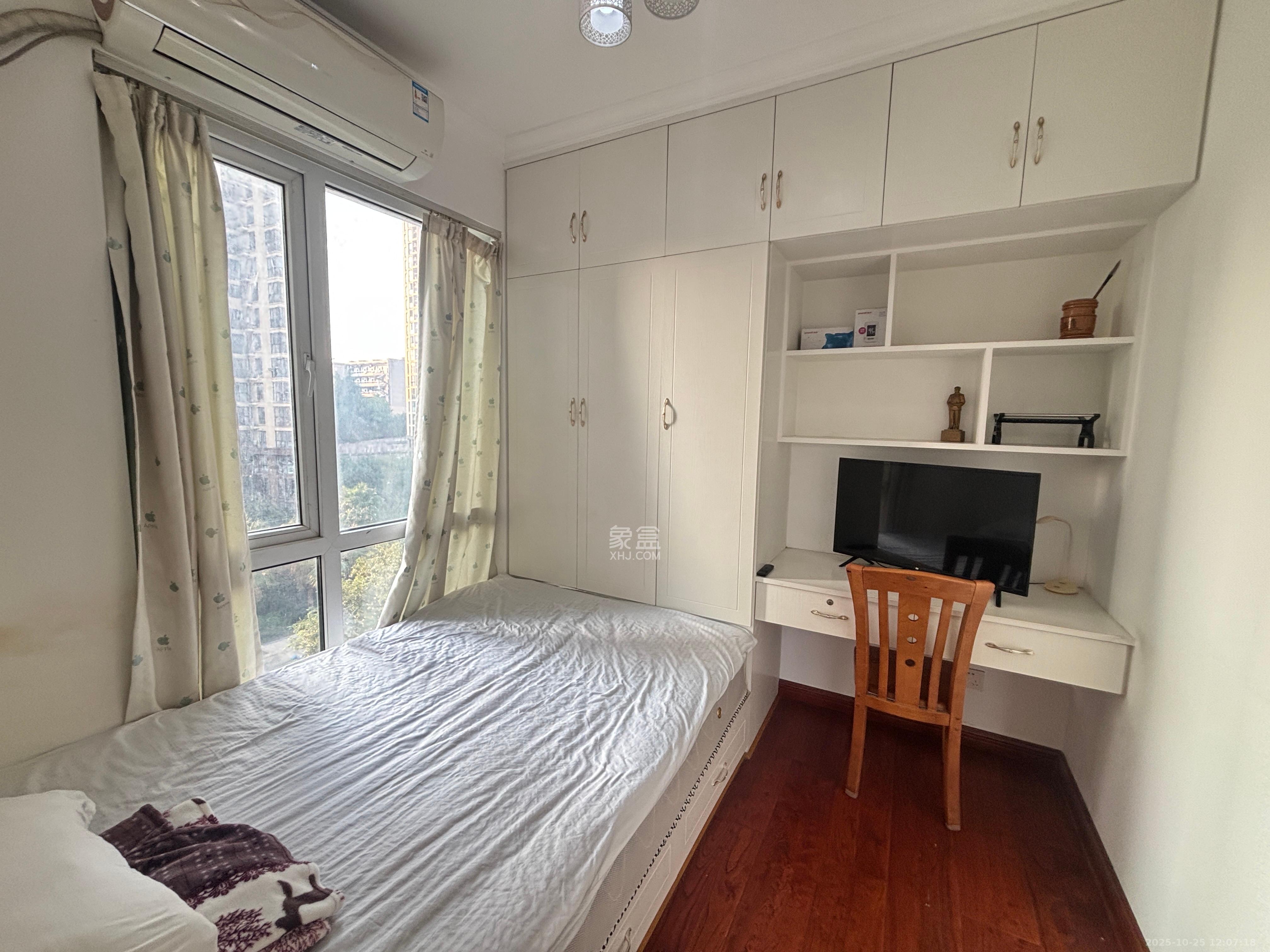 蓝光幸福满庭 3室1厅1卫 2300.0元/月 蓝光幸福满庭 3室1厅1卫 2300.0元/月室内图