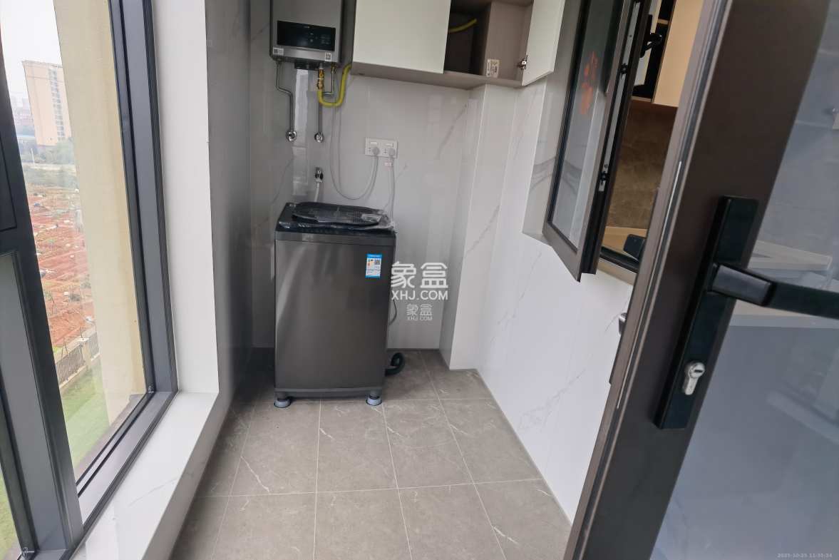 蓝光雍锦府  4室2厅2卫    3000.0元/月 蓝光雍锦府  4室2厅2卫    3000.0元/月室内图