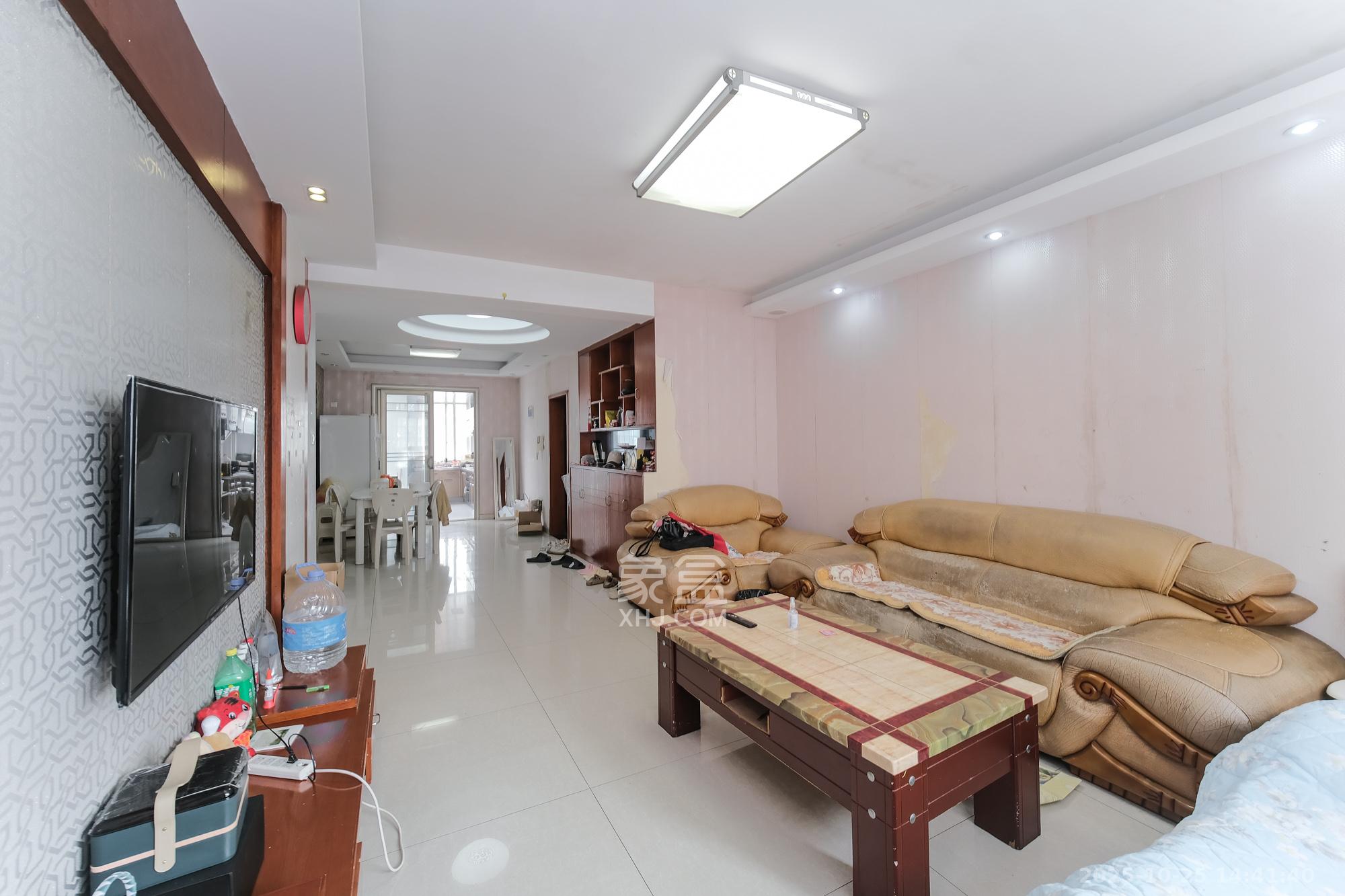 红树湾  3室2厅2卫    62.0万 红树湾  3室2厅2卫    62.0万客厅