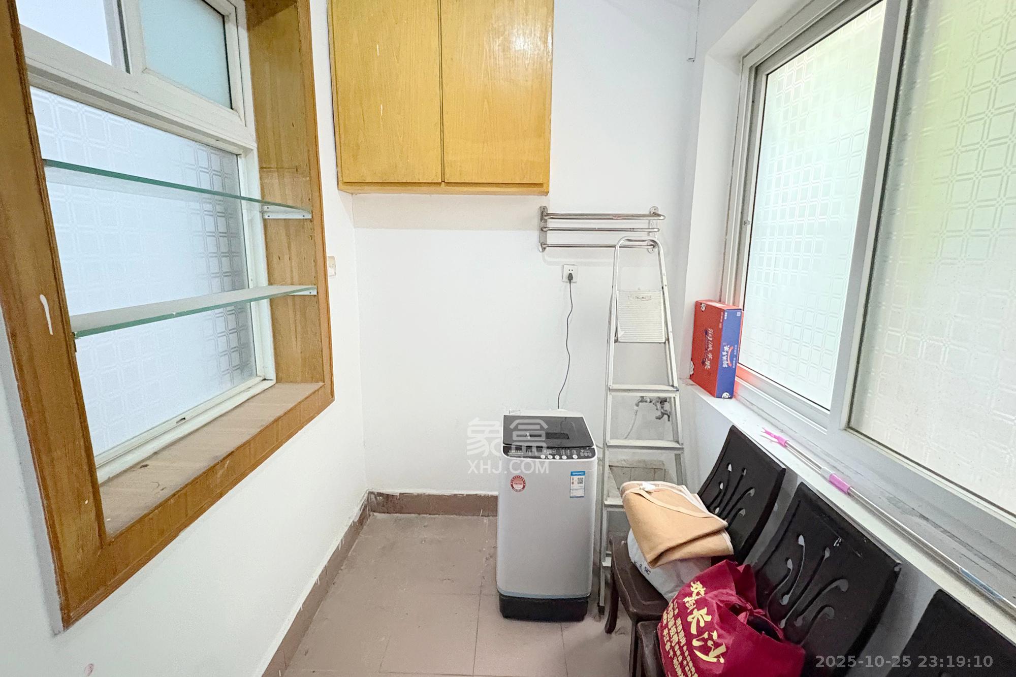 省文化厅宿舍(文物局)/湖南省书法院  3室1厅1卫    98.0万 省文化厅宿舍(文物局)/湖南省书法院  3室1厅1卫    98.0万阳台