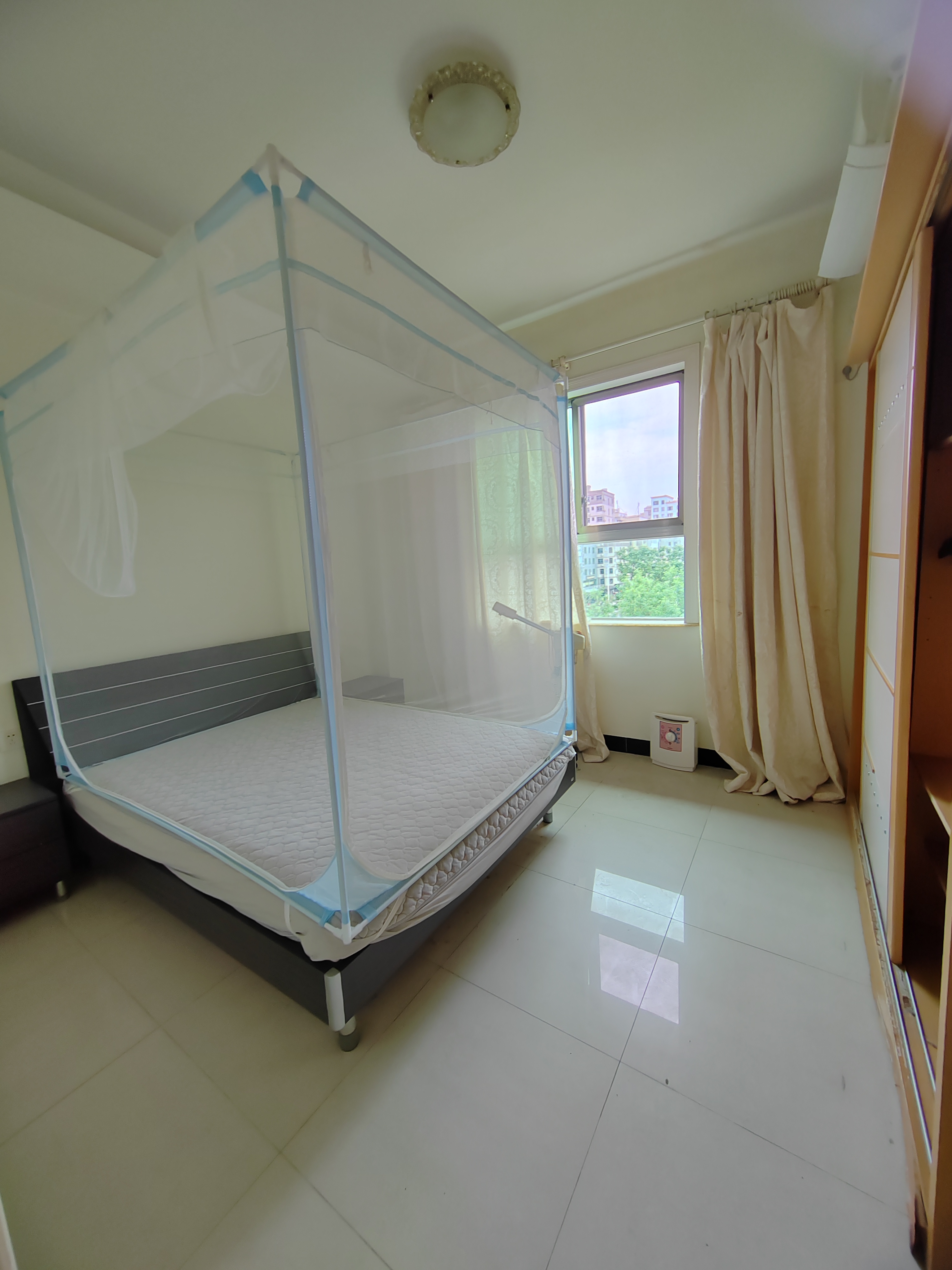 阳光巴洛克小区  4室2厅2卫    2400.0元/月室内图