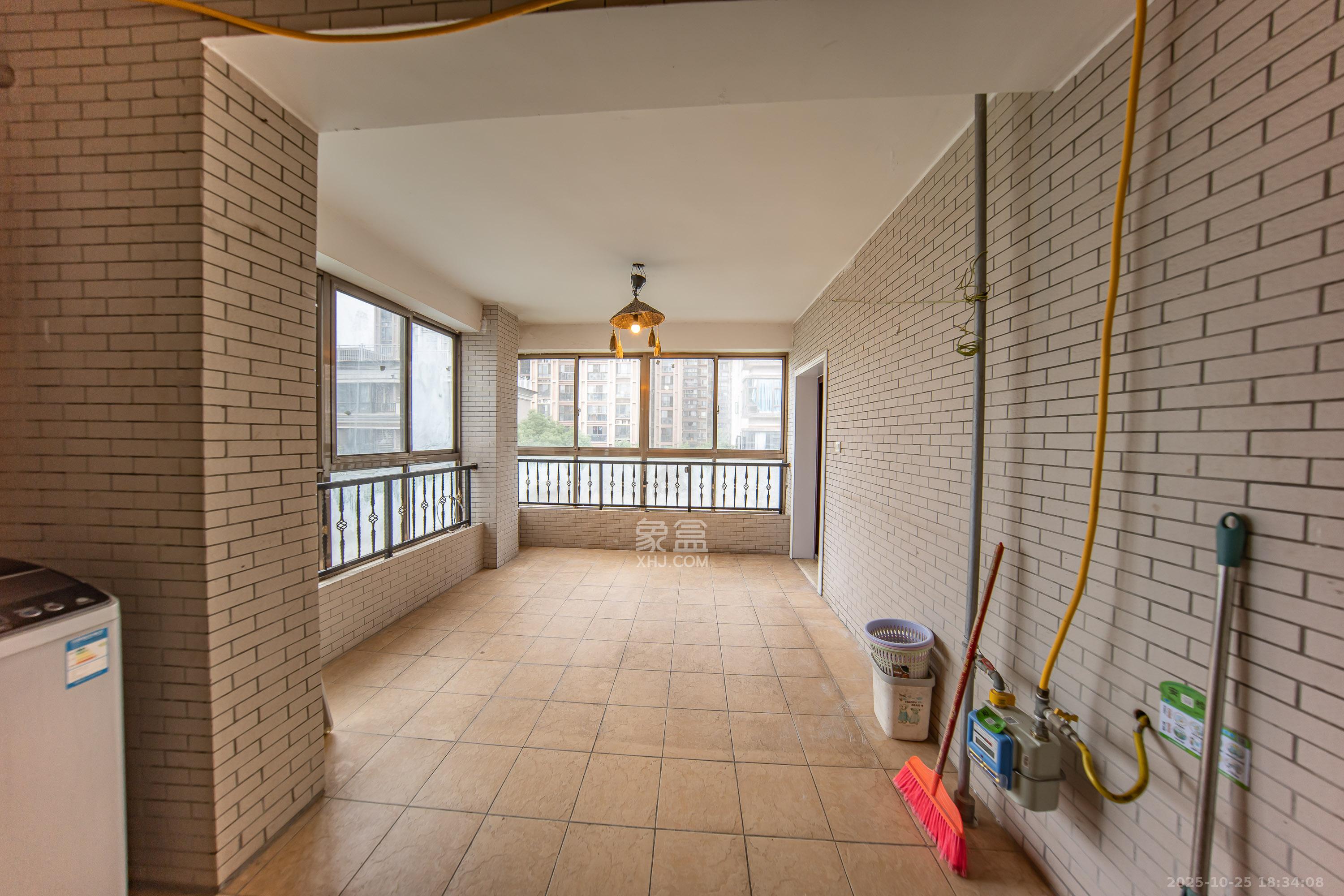 江山帝景雅典 3室2厅2卫 128.7万 江山帝景雅典 3室2厅2卫 128.7万其他