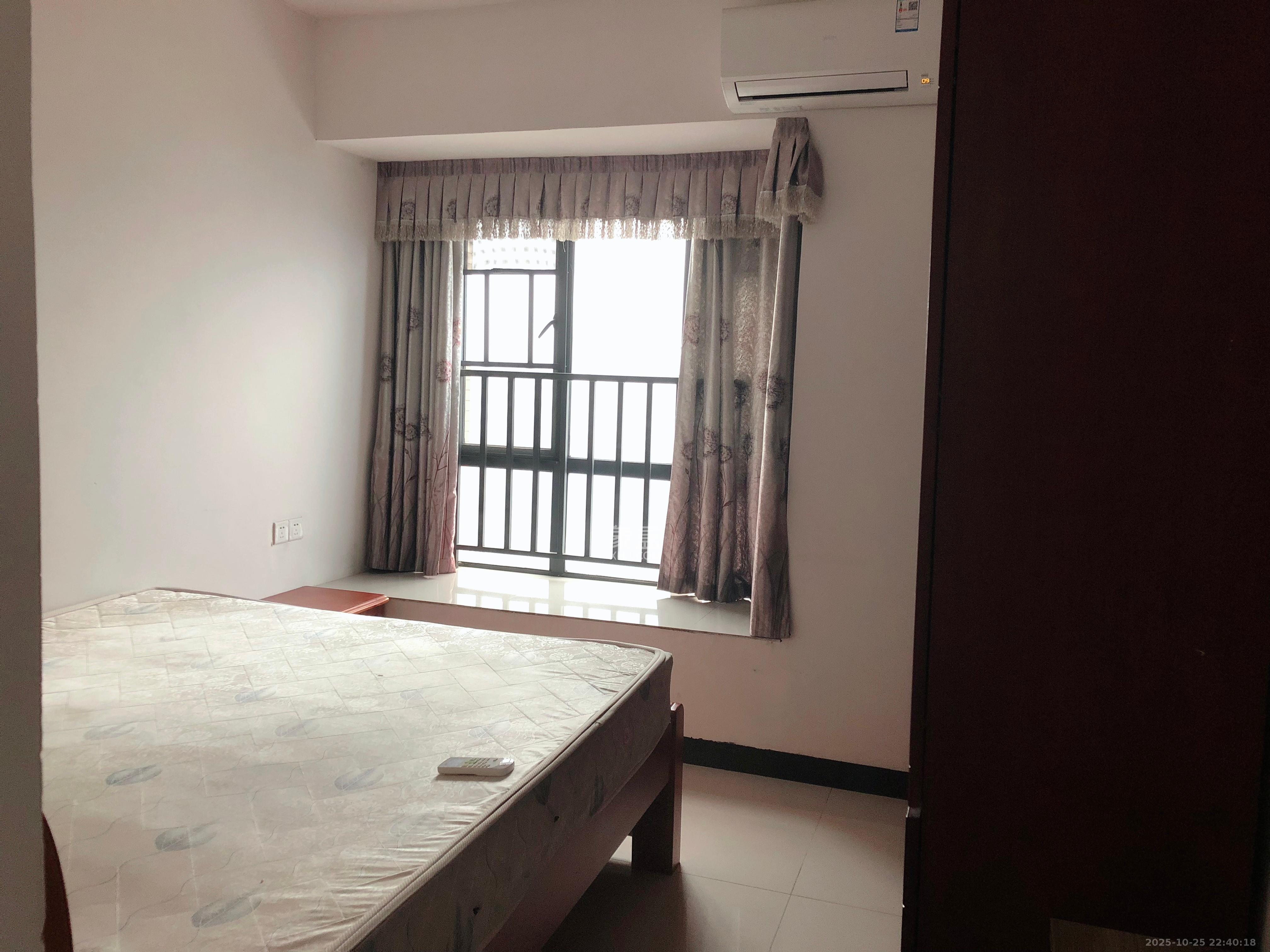 深业睿城  2室2厅1卫    1800.0元/月 深业睿城  2室2厅1卫    1800.0元/月室内图