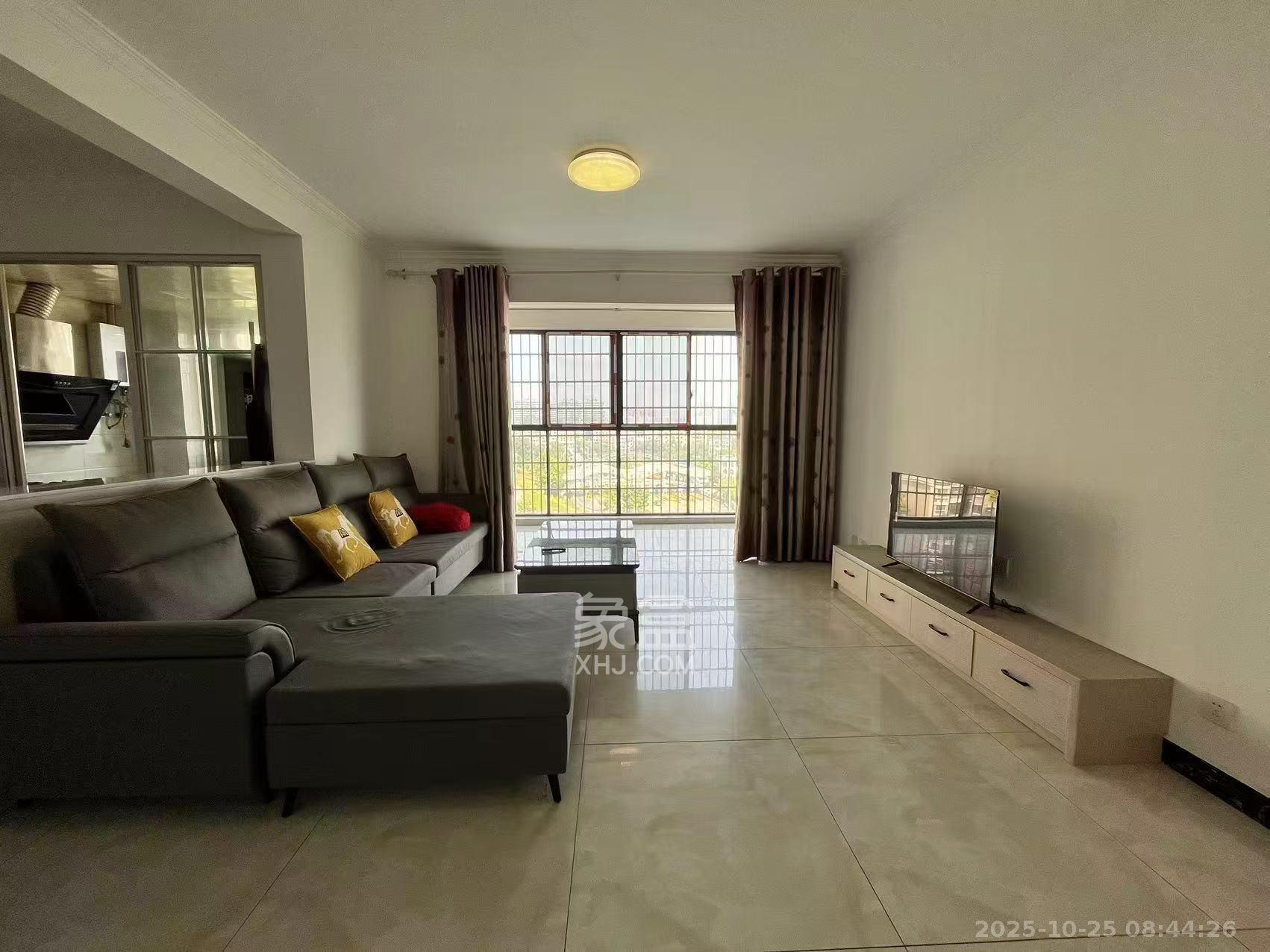 和润园一、二期  3室2厅2卫    2100.0元/月