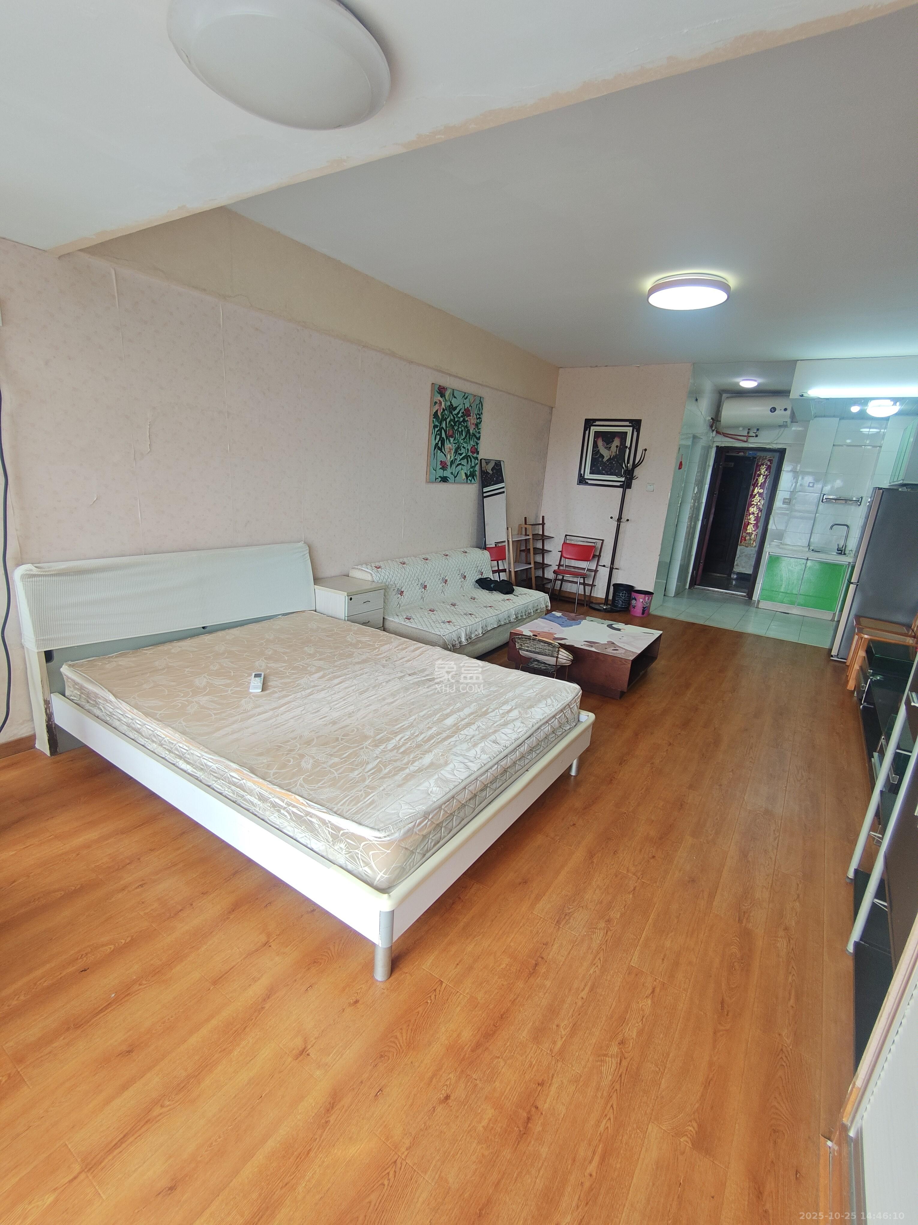 东方公寓  1室1厅1卫    1350.0元/月 东方公寓  1室1厅1卫    1350.0元/月