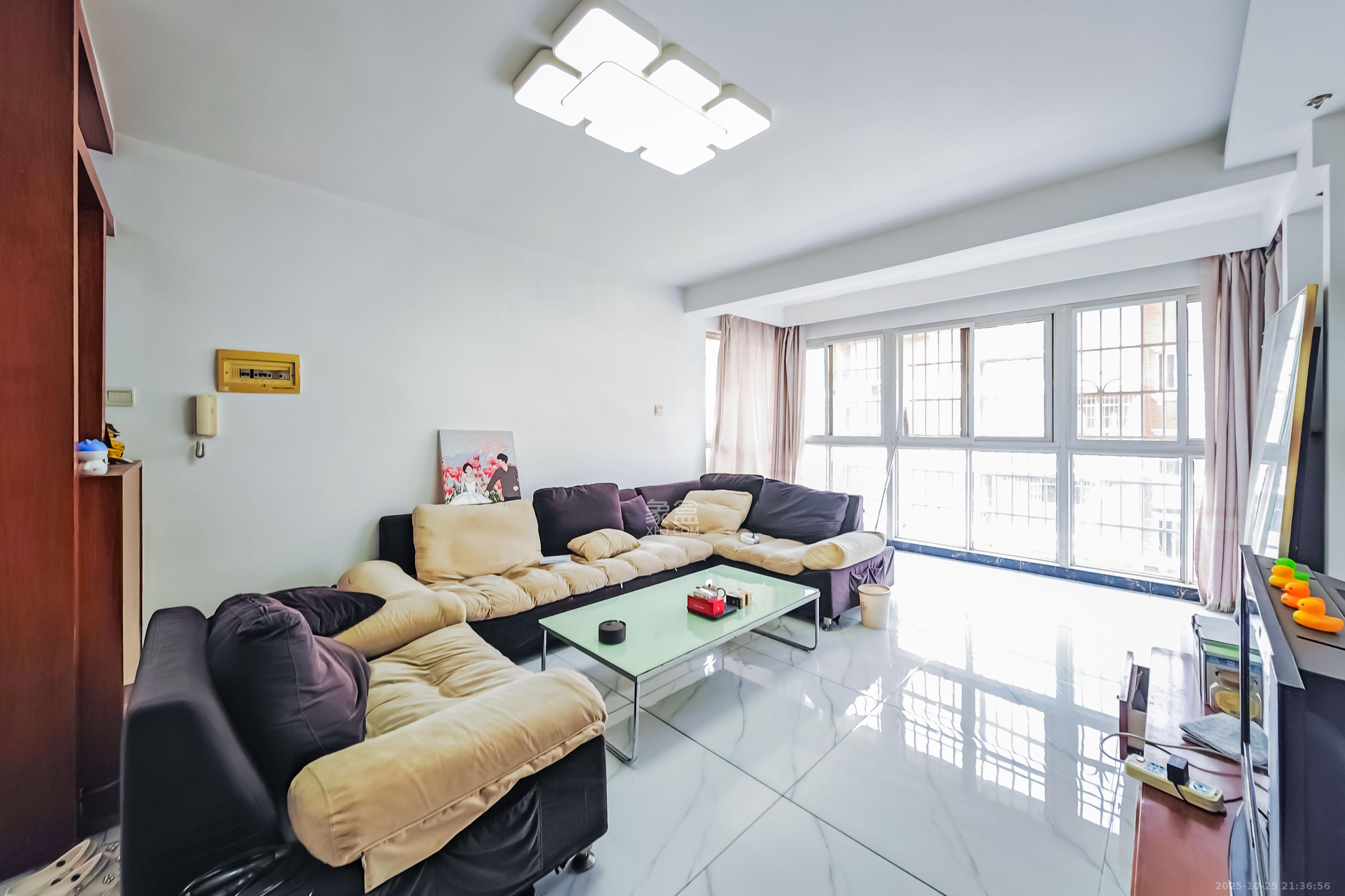 紫薇苑  2室2厅1卫    58.0万客厅