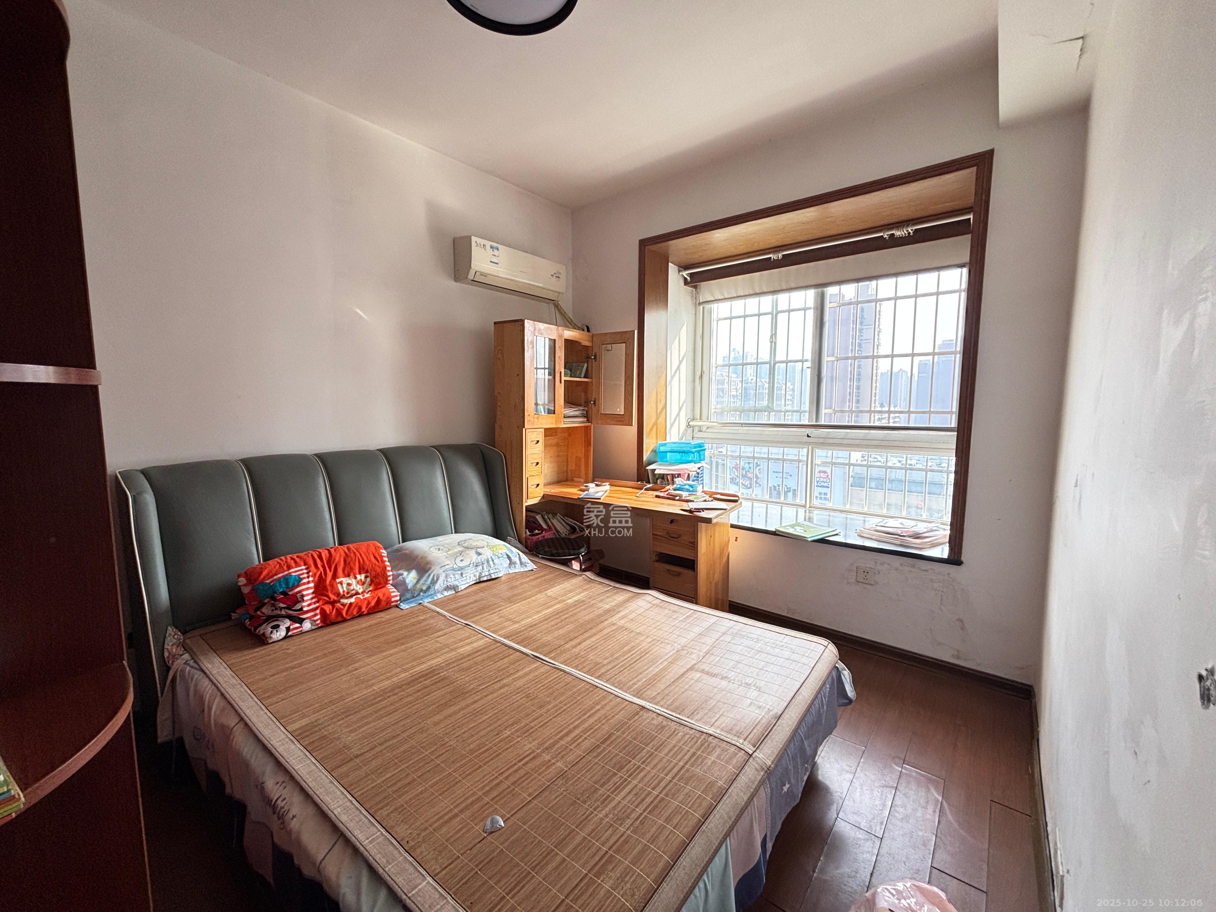 星沙教师公寓  3室2厅2卫    1700.0元/月室内图