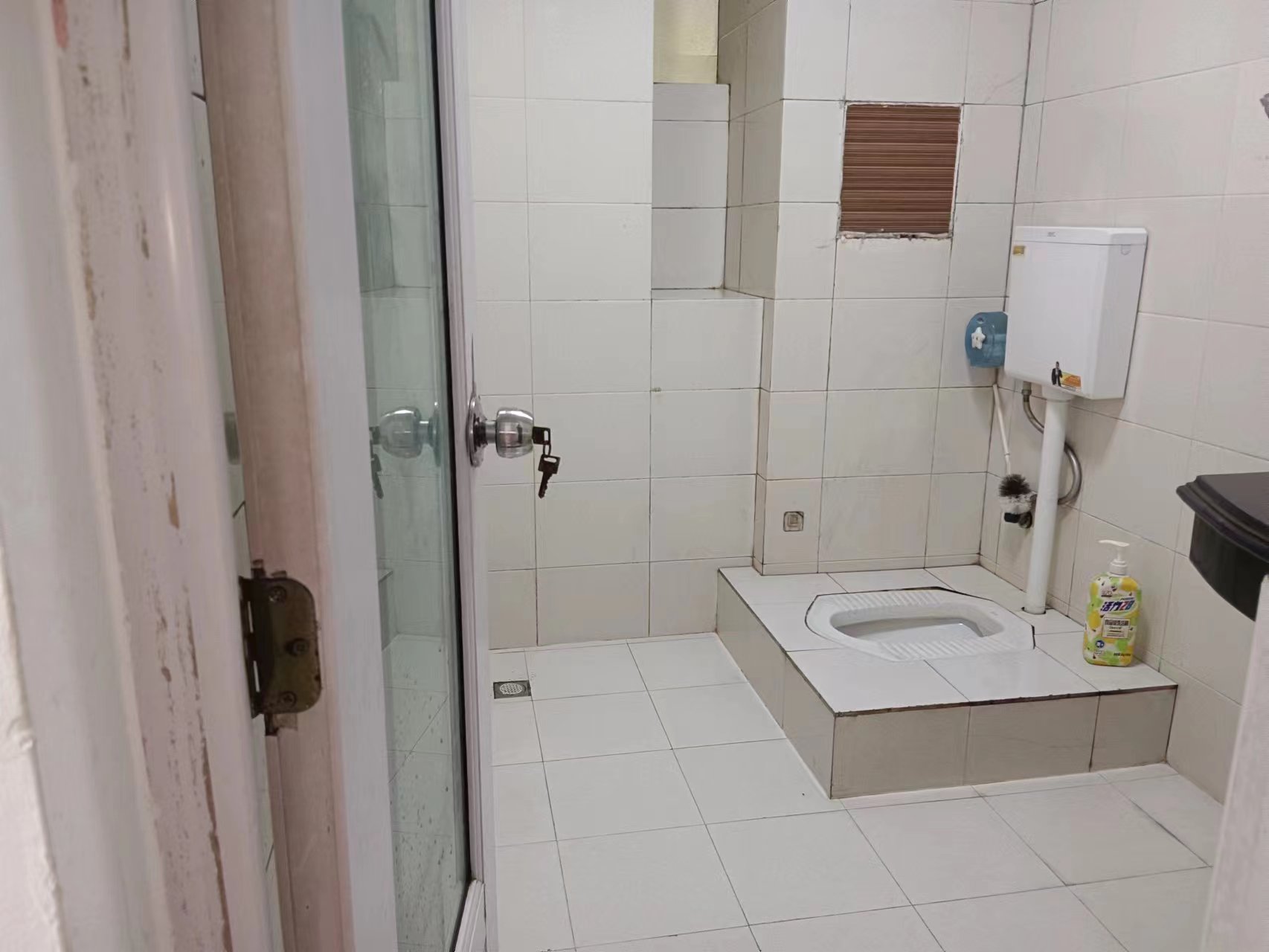 华新商业大厦 1室1厅1卫 1400.0元/月 华新商业大厦 1室1厅1卫 1400.0元/月室内图