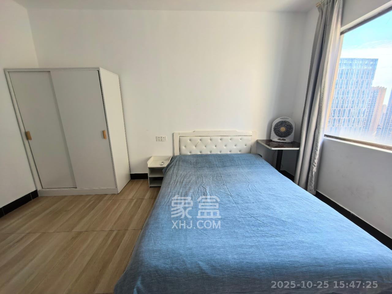 华润置地广场二期  3室2厅2卫    2000.0元/月室内图