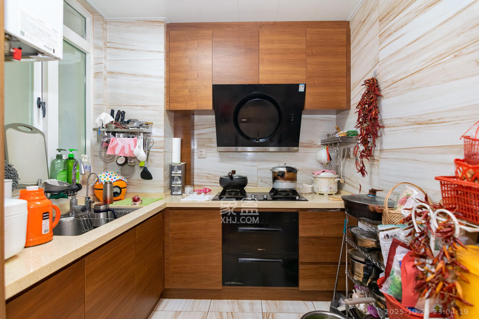 澳海澜庭  2室2厅1卫    60.0万 澳海澜庭  2室2厅1卫    60.0万厨房