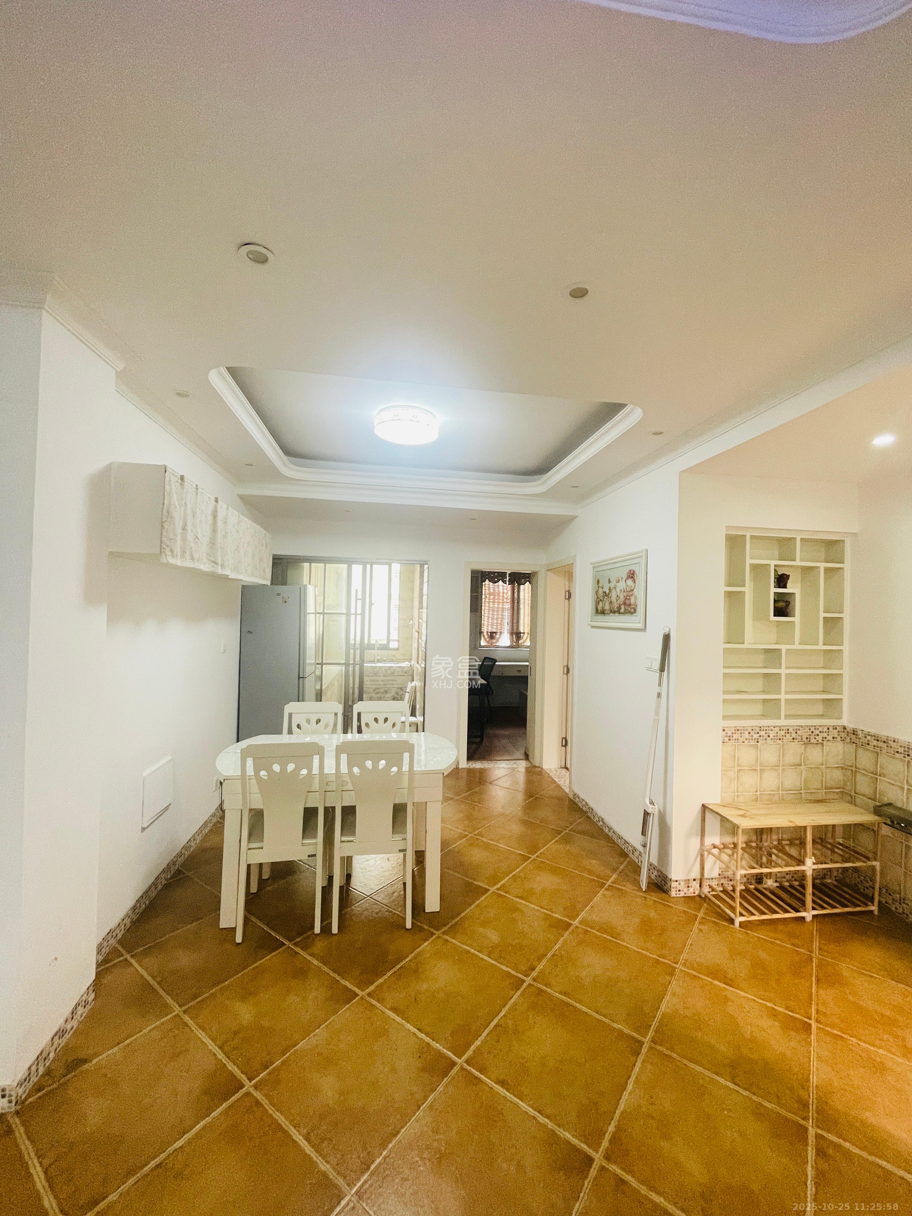 澳海澜庭  3室2厅1卫    1600.0元/月室内图