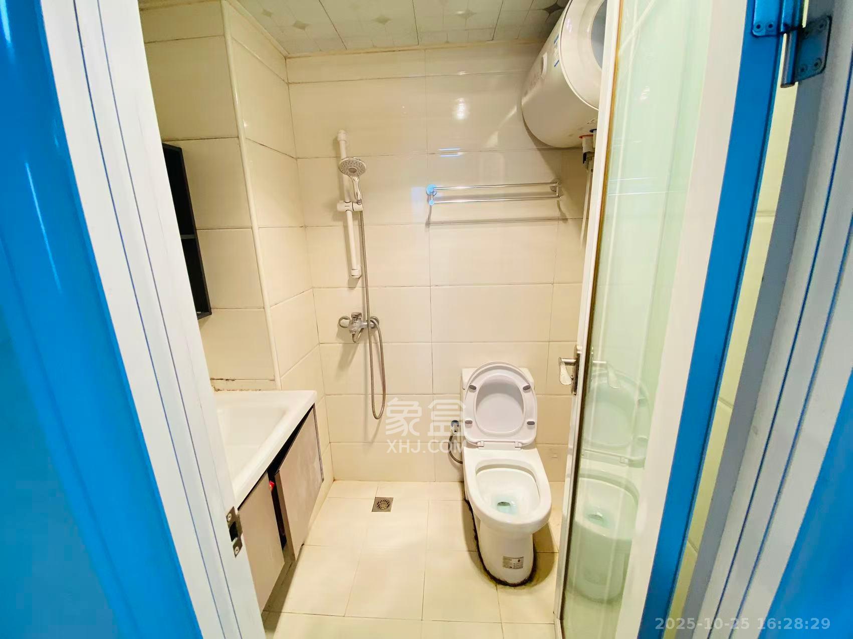 印象天心  1室1厅1卫    1600.0元/月 印象天心  1室1厅1卫    1600.0元/月