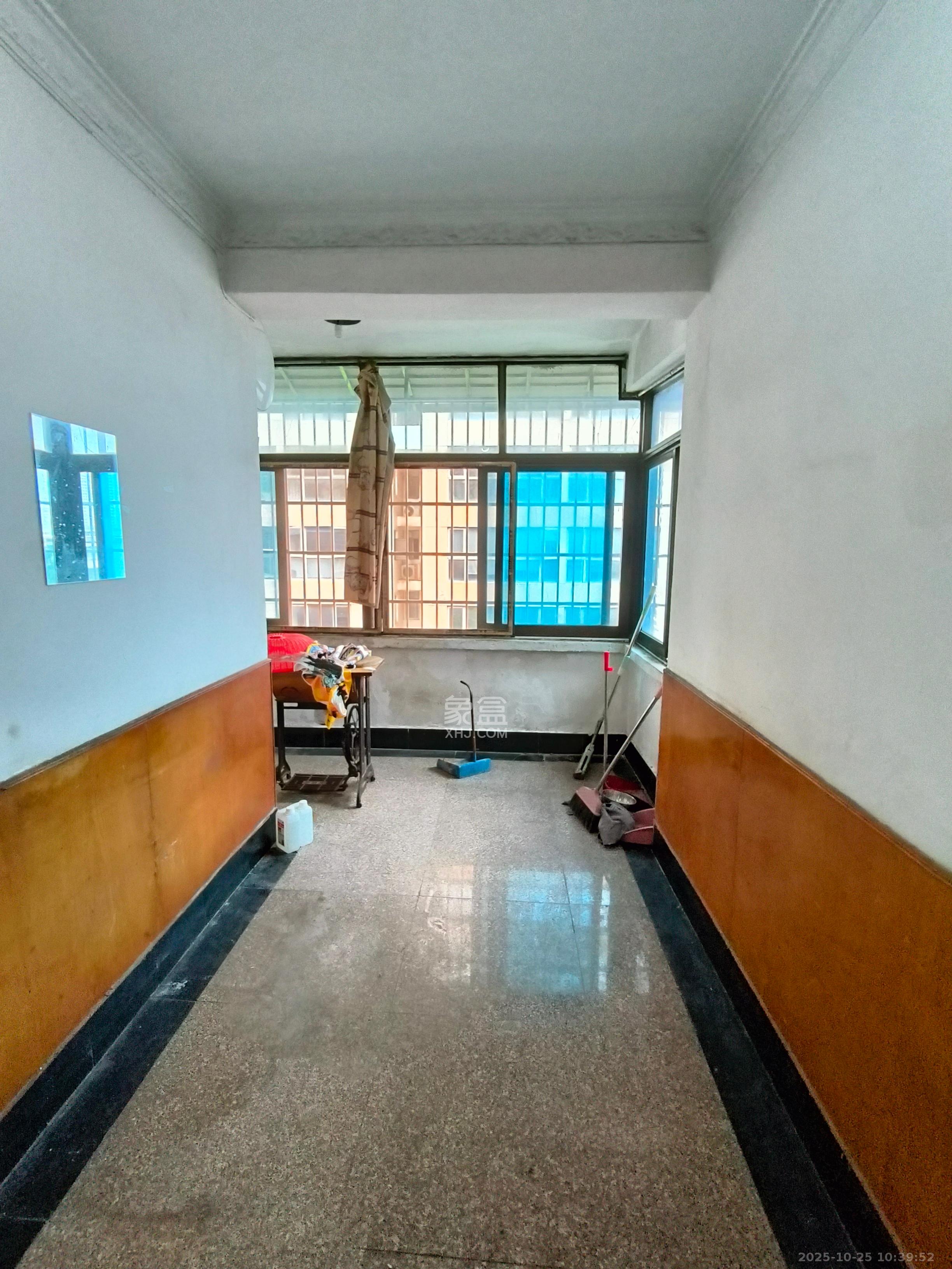 韭菜园  2室2厅1卫    1400.0元/月 韭菜园  2室2厅1卫    1400.0元/月室内图