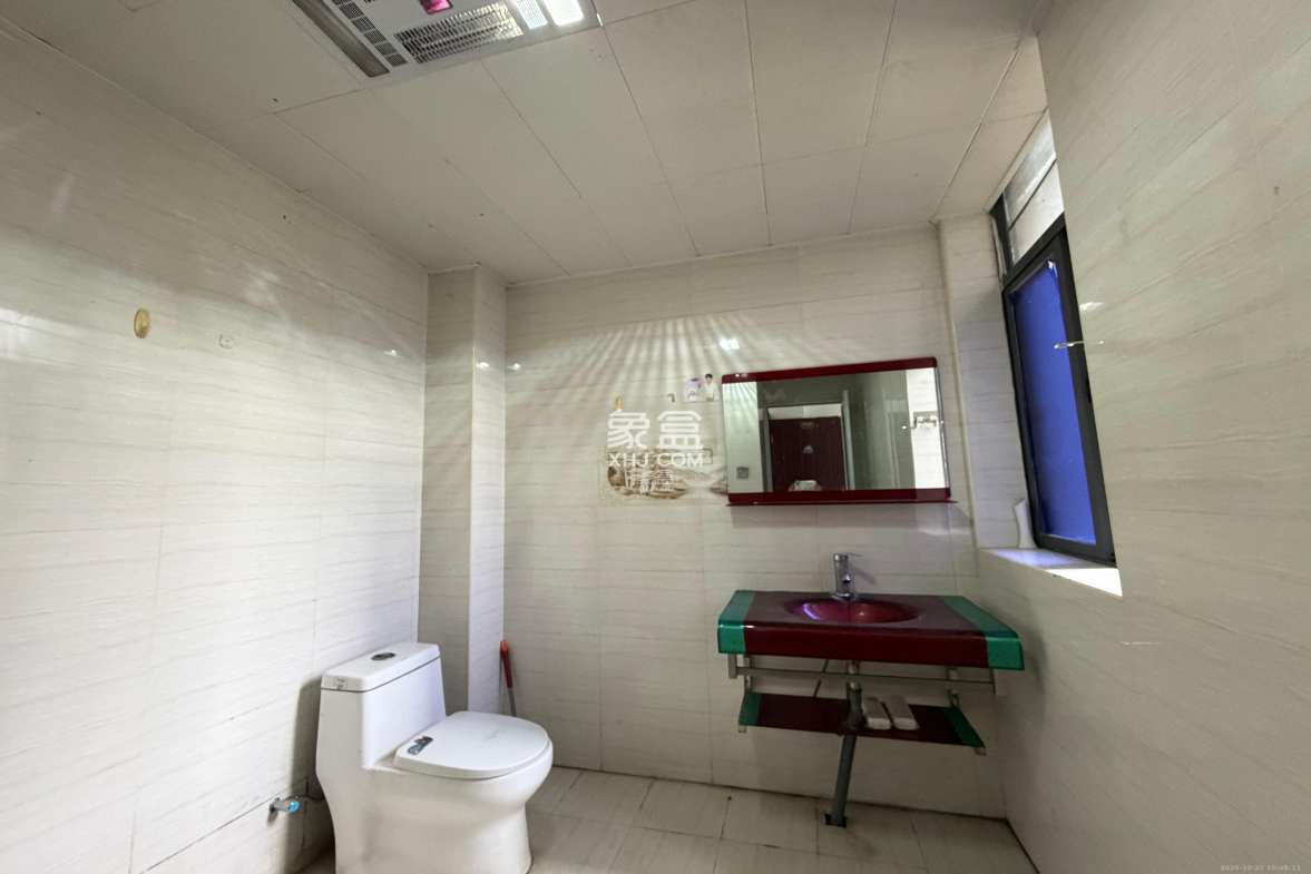 恒盛世家 5室1厅2卫 2200.0元/月 恒盛世家 5室1厅2卫 2200.0元/月室内图