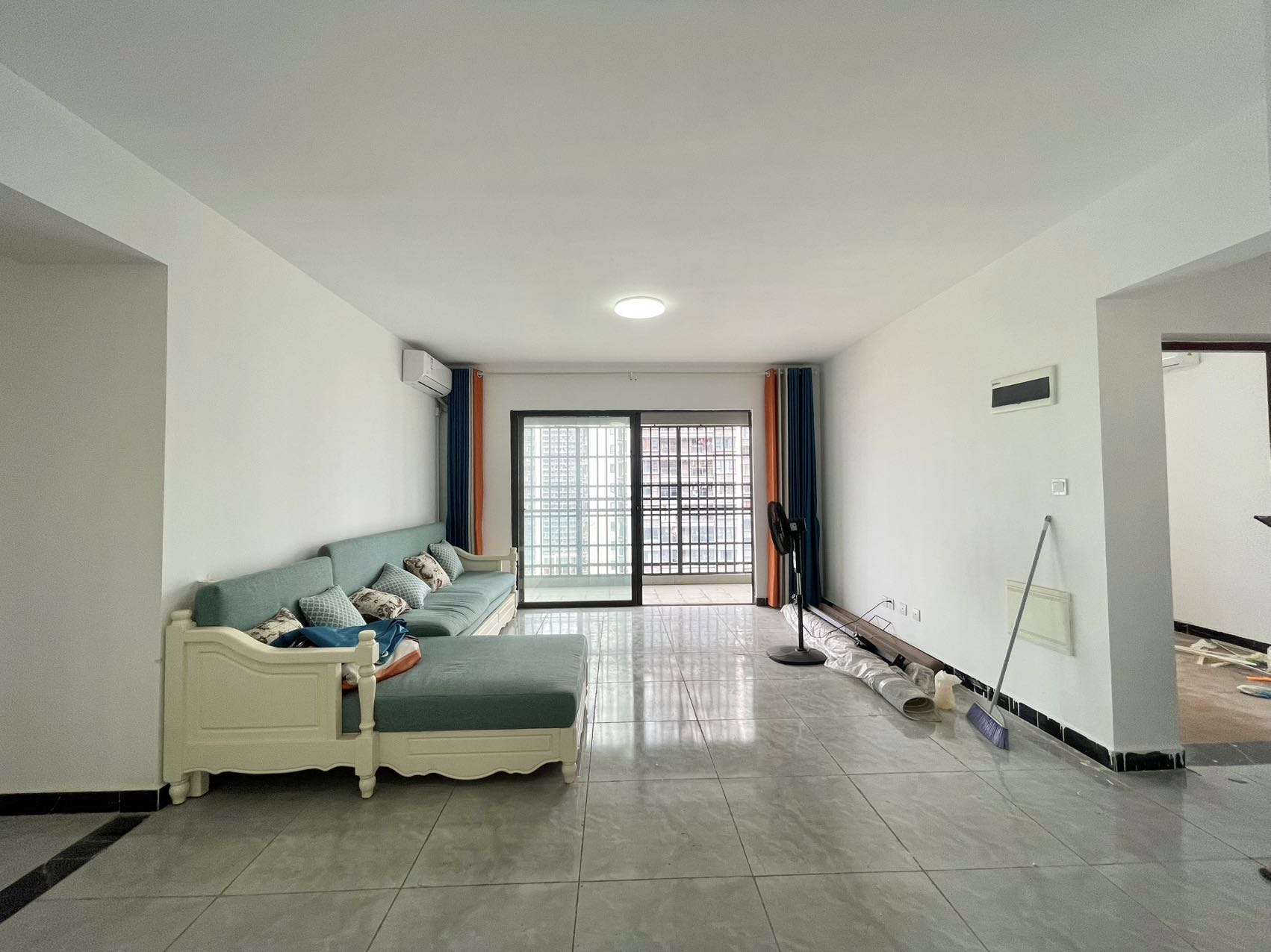 坡博家园四区  5室2厅2卫    3600.0元/月