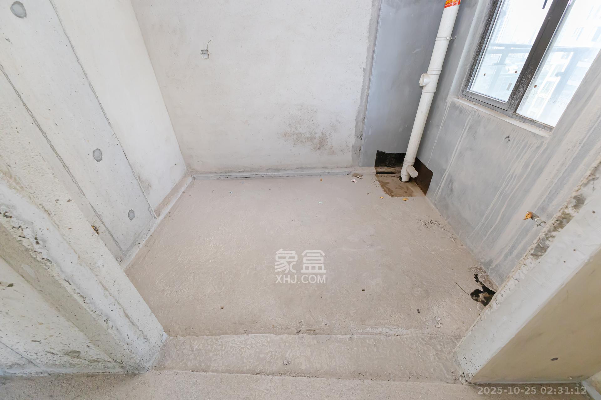 润和湘江天地C区  4室2厅2卫    160.0万厨房