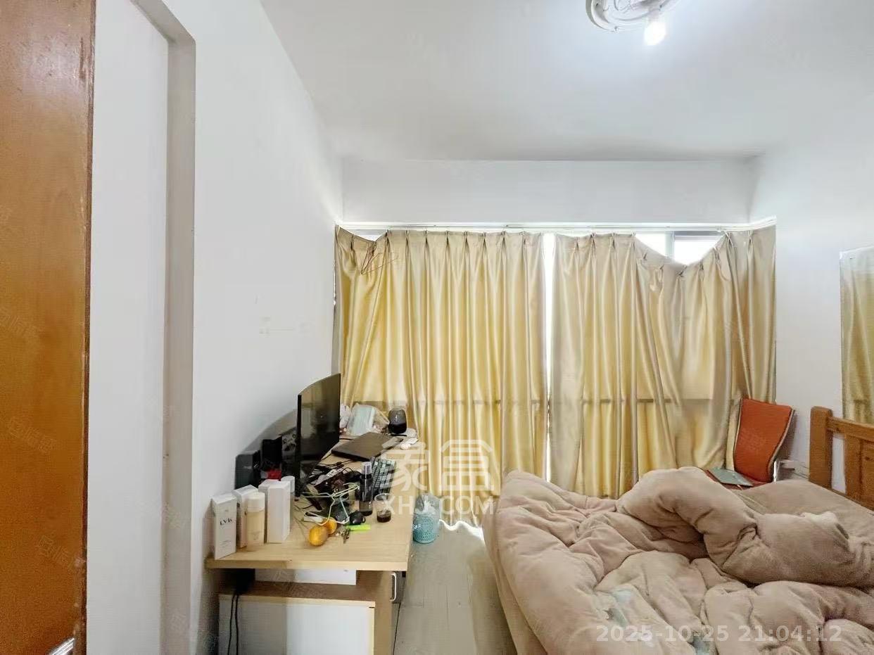 银港水晶城  3室2厅0卫    2000.0元/月 银港水晶城  3室2厅0卫    2000.0元/月室内图