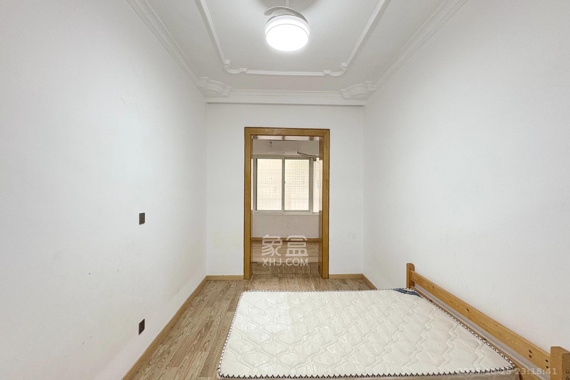 省文化厅宿舍(文物局)/湖南省书法院  3室1厅1卫    98.0万 省文化厅宿舍(文物局)/湖南省书法院  3室1厅1卫    98.0万卧室