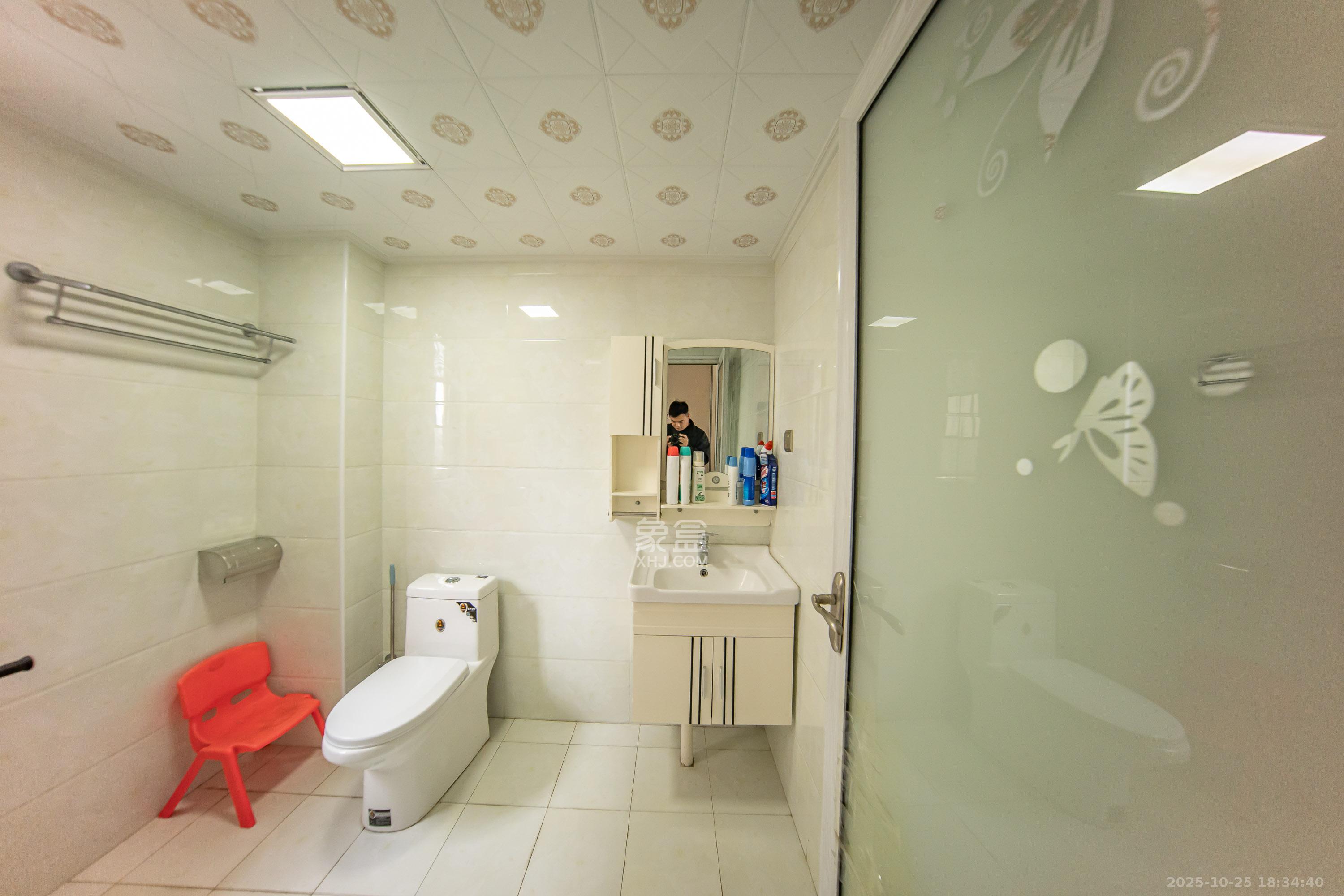 华润橡树湾  3室2厅2卫    91.8万卫生间