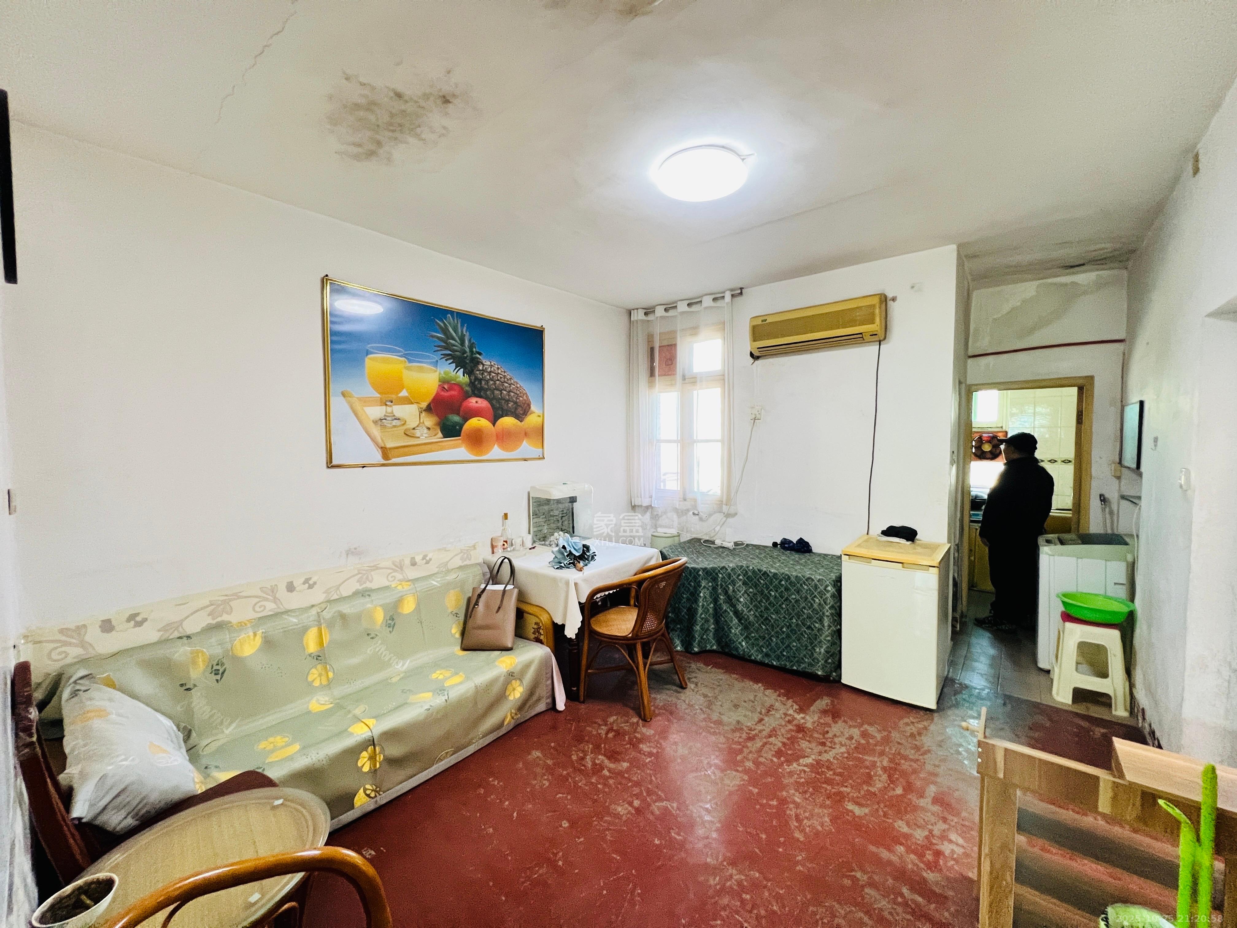 解放四村石子冲 1室1厅1卫 1000.0元/月 解放四村石子冲 1室1厅1卫 1000.0元/月室内图