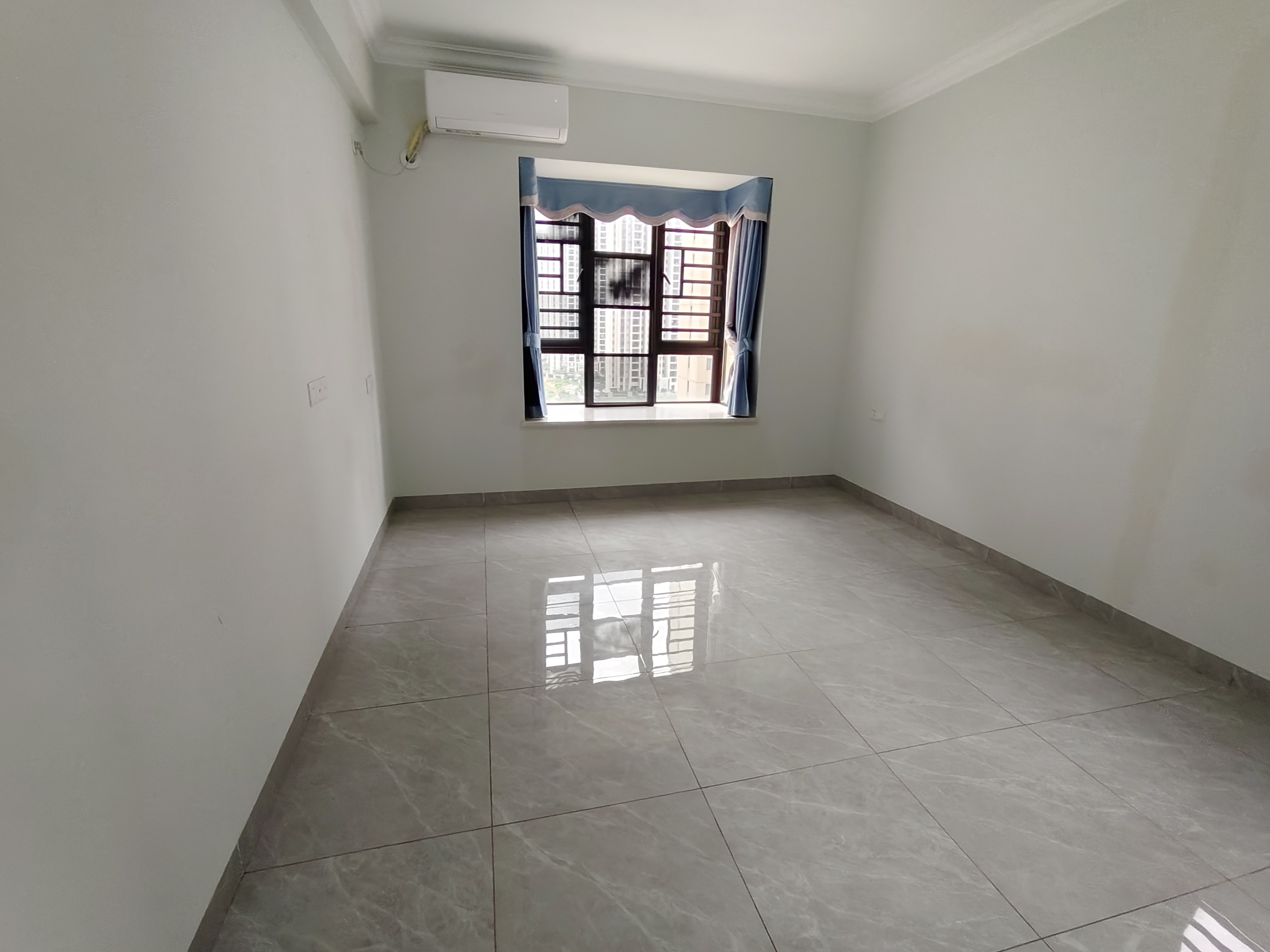 和风家园二期碧海居  3室2厅2卫    2300.0元/月室内图