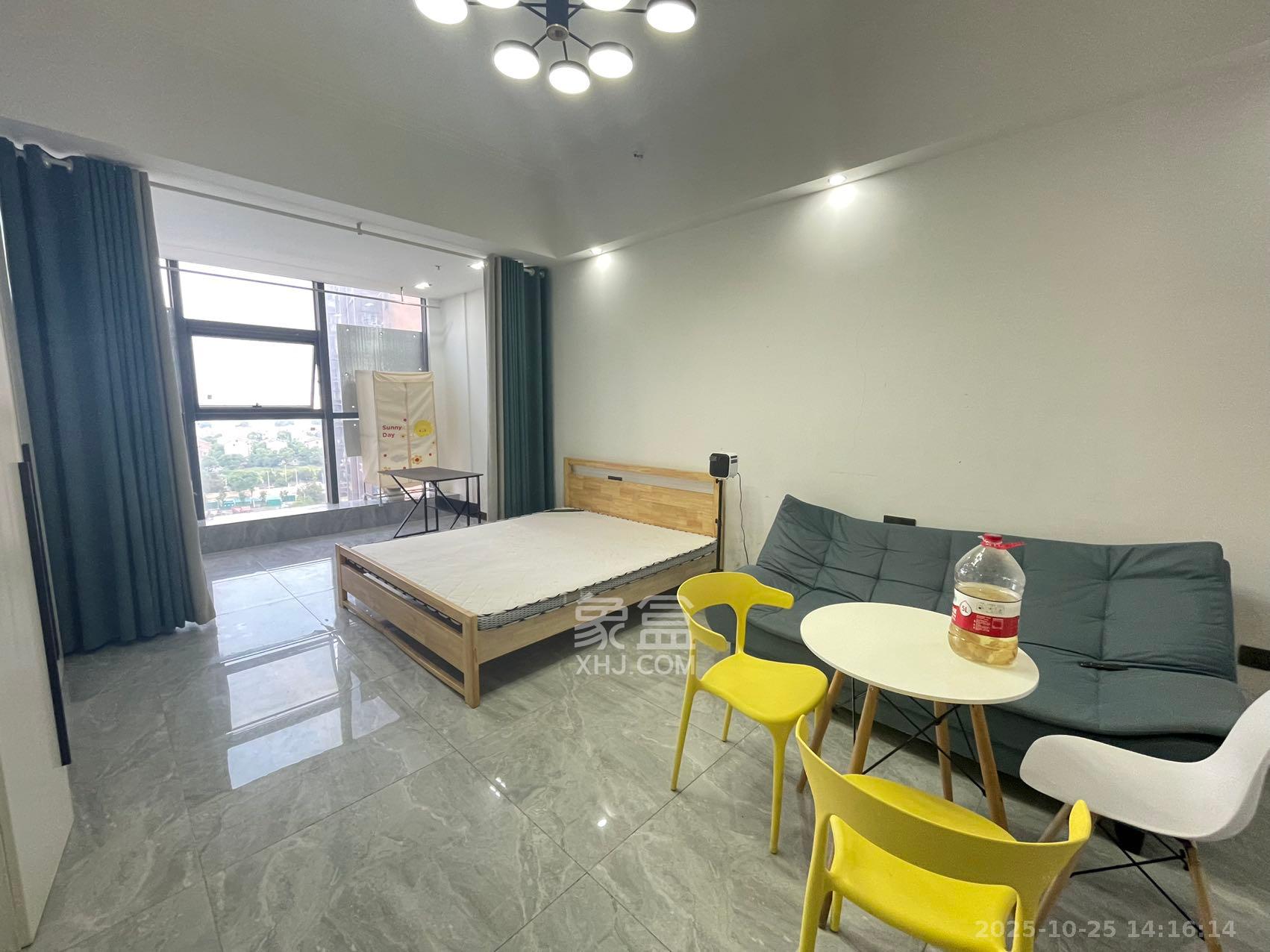 梅溪峰汇（房聚梅溪壹中心）  1室1厅1卫    1600.0元/月室内图