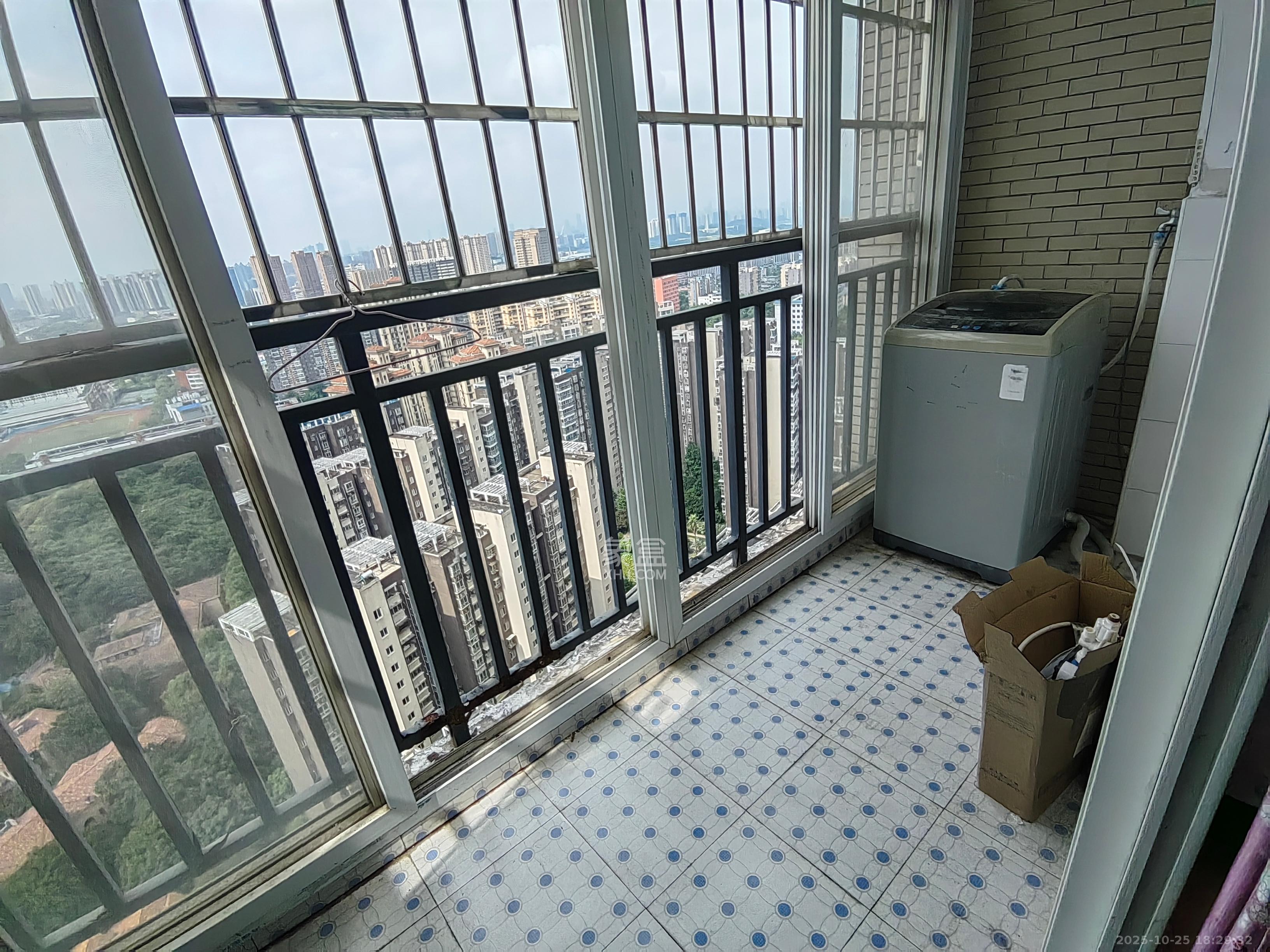 世景华庭  1室1厅1卫    1000.0元/月室内图