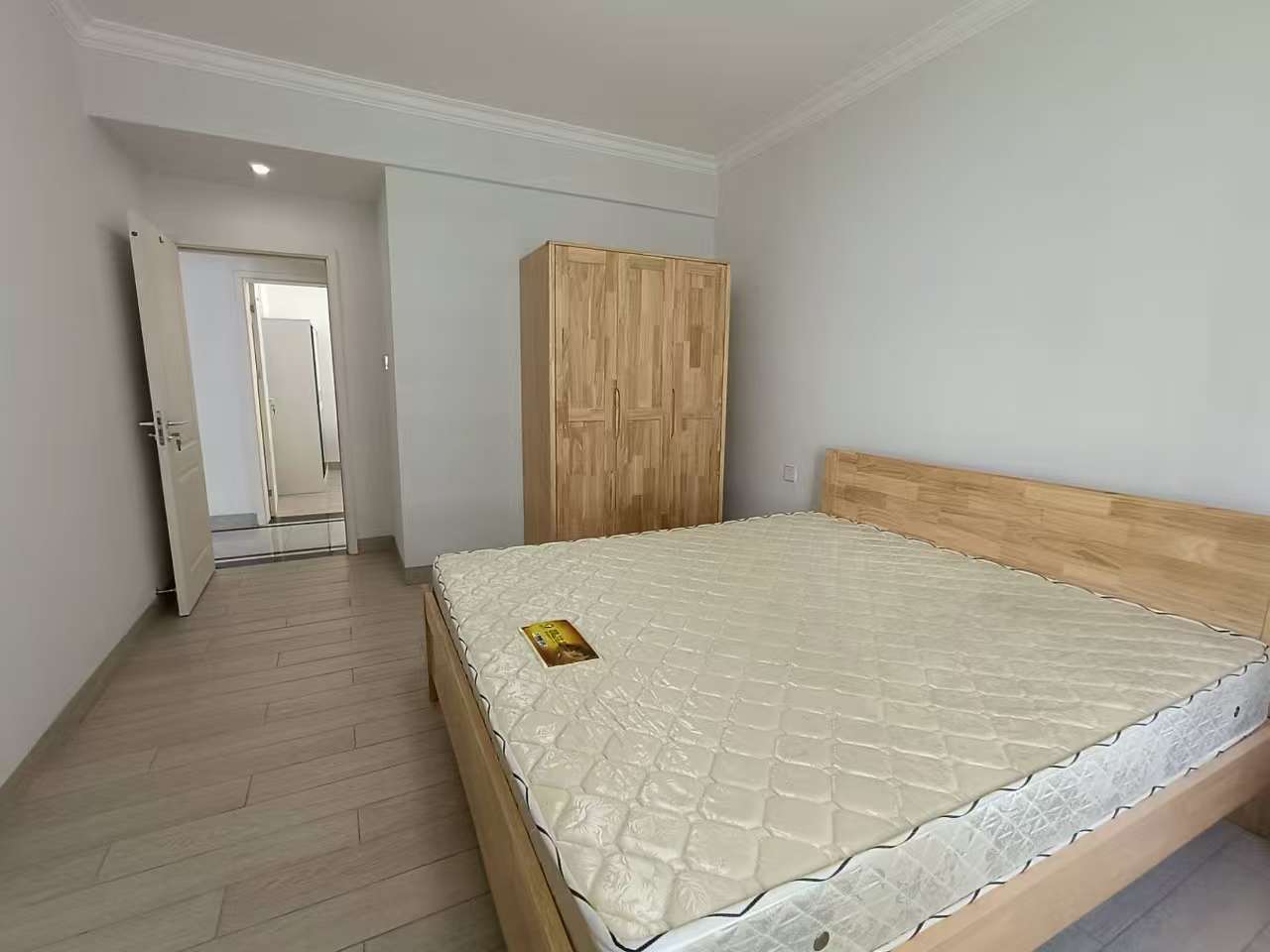 海航城  2室2厅1卫    2200.0元/月