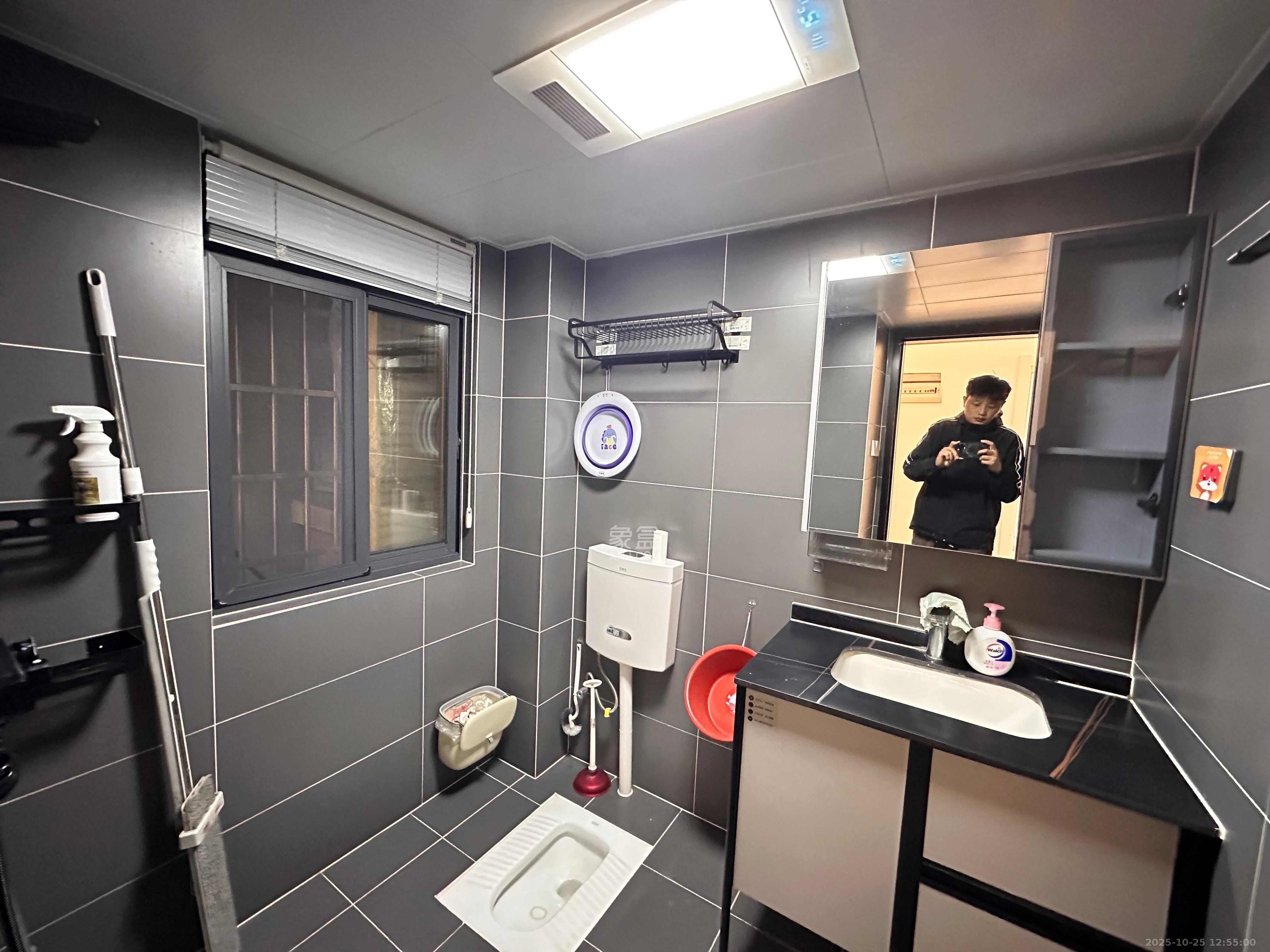 嘉雨兴园 3室2厅2卫 5600.0元/月 嘉雨兴园 3室2厅2卫 5600.0元/月室内图