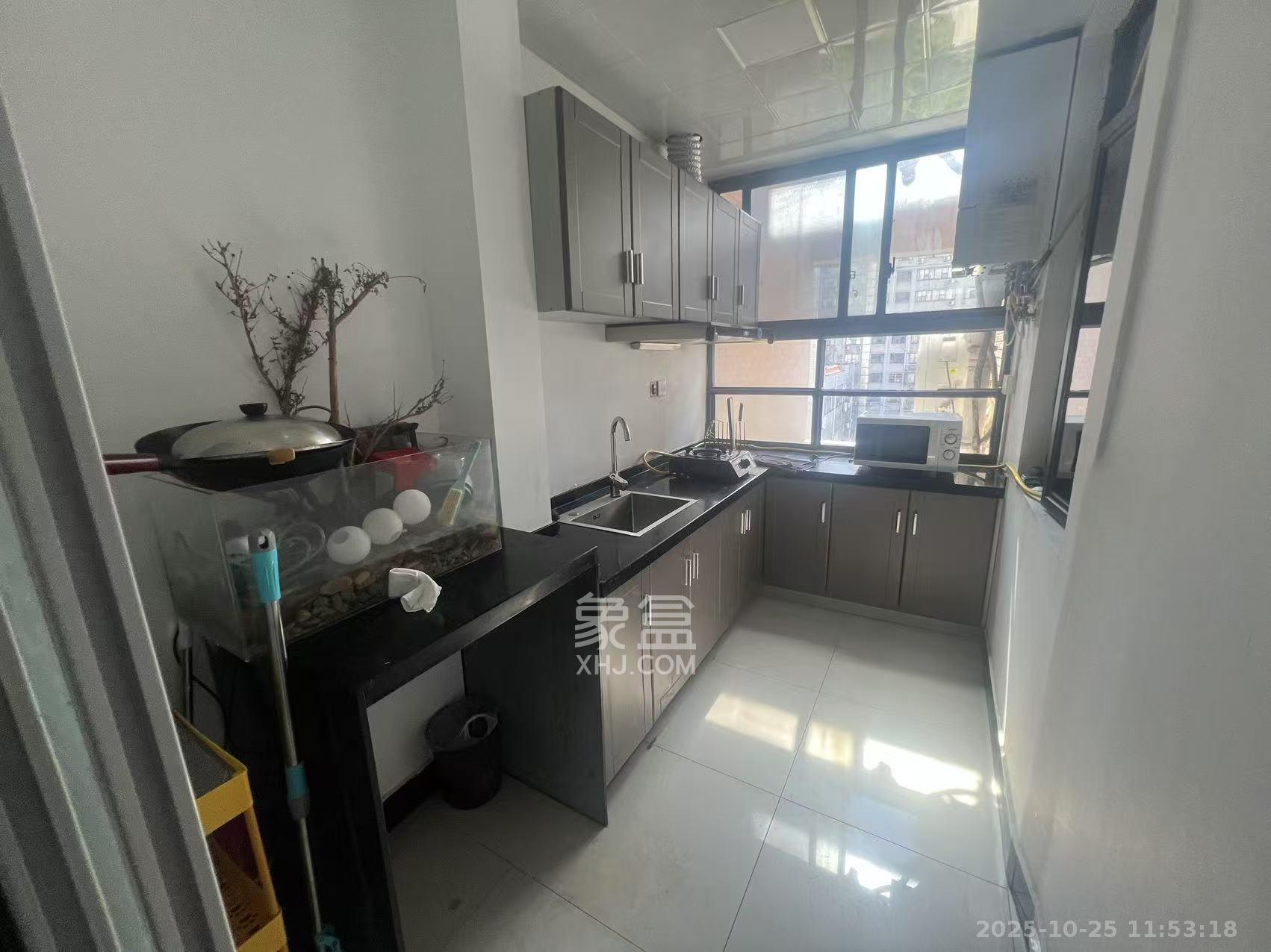 湘域城邦(湘域国际中心)  3室1厅1卫    2800.0元/月 湘域城邦(湘域国际中心)  3室1厅1卫    2800.0元/月室内图