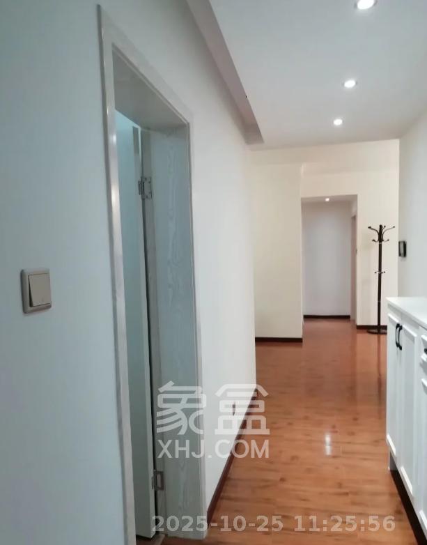 南山十里天池 3室2厅1卫 2100.0元/月 南山十里天池 3室2厅1卫 2100.0元/月室内图