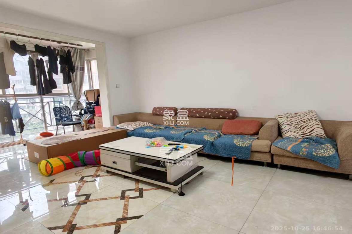 格林星城  1室2厅1卫    2800.0元/月 格林星城  1室2厅1卫    2800.0元/月室内图