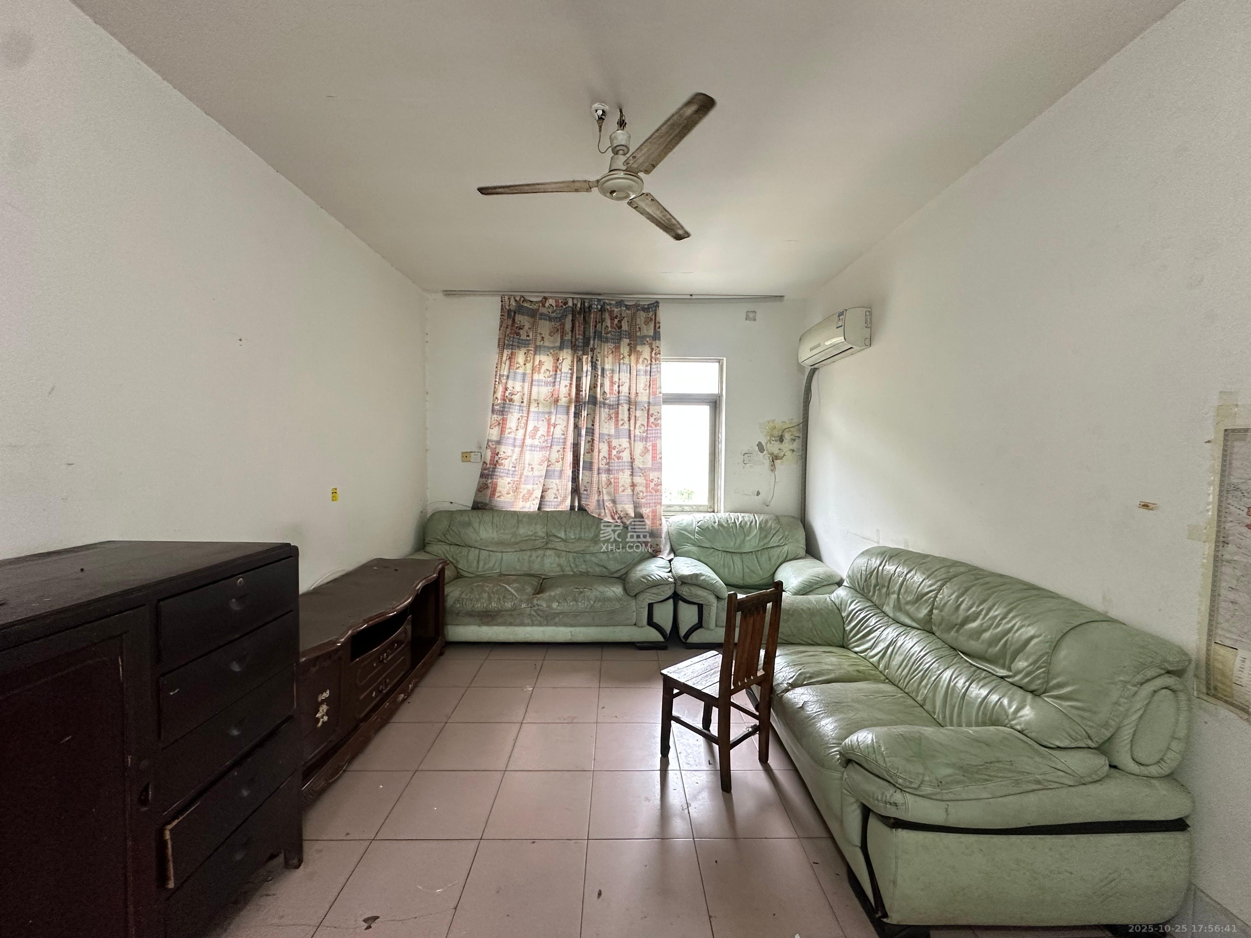 长重机械厂宿舍  3室2厅1卫    1100.0元/月 长重机械厂宿舍  3室2厅1卫    1100.0元/月