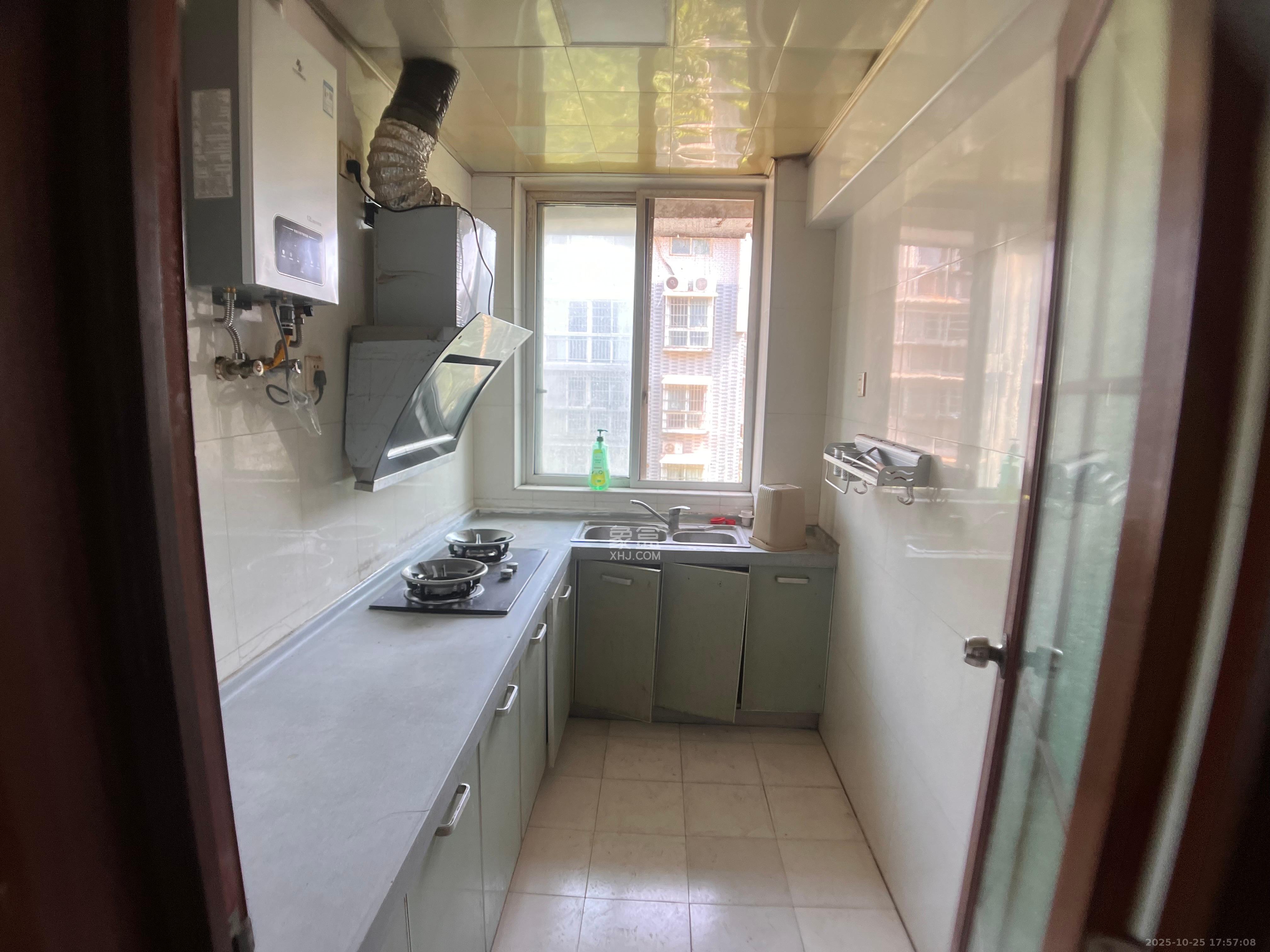 金麓西岸和苑  2室2厅1卫    1600.0元/月 金麓西岸和苑  2室2厅1卫    1600.0元/月室内图