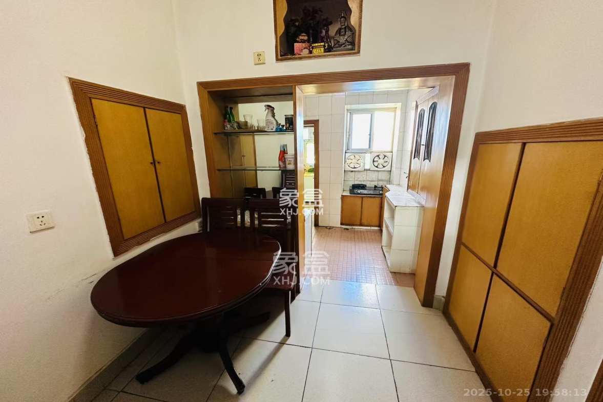 东瓜山一村送变电小区 1室1厅1卫 1100.0元/月 东瓜山一村送变电小区 1室1厅1卫 1100.0元/月室内图