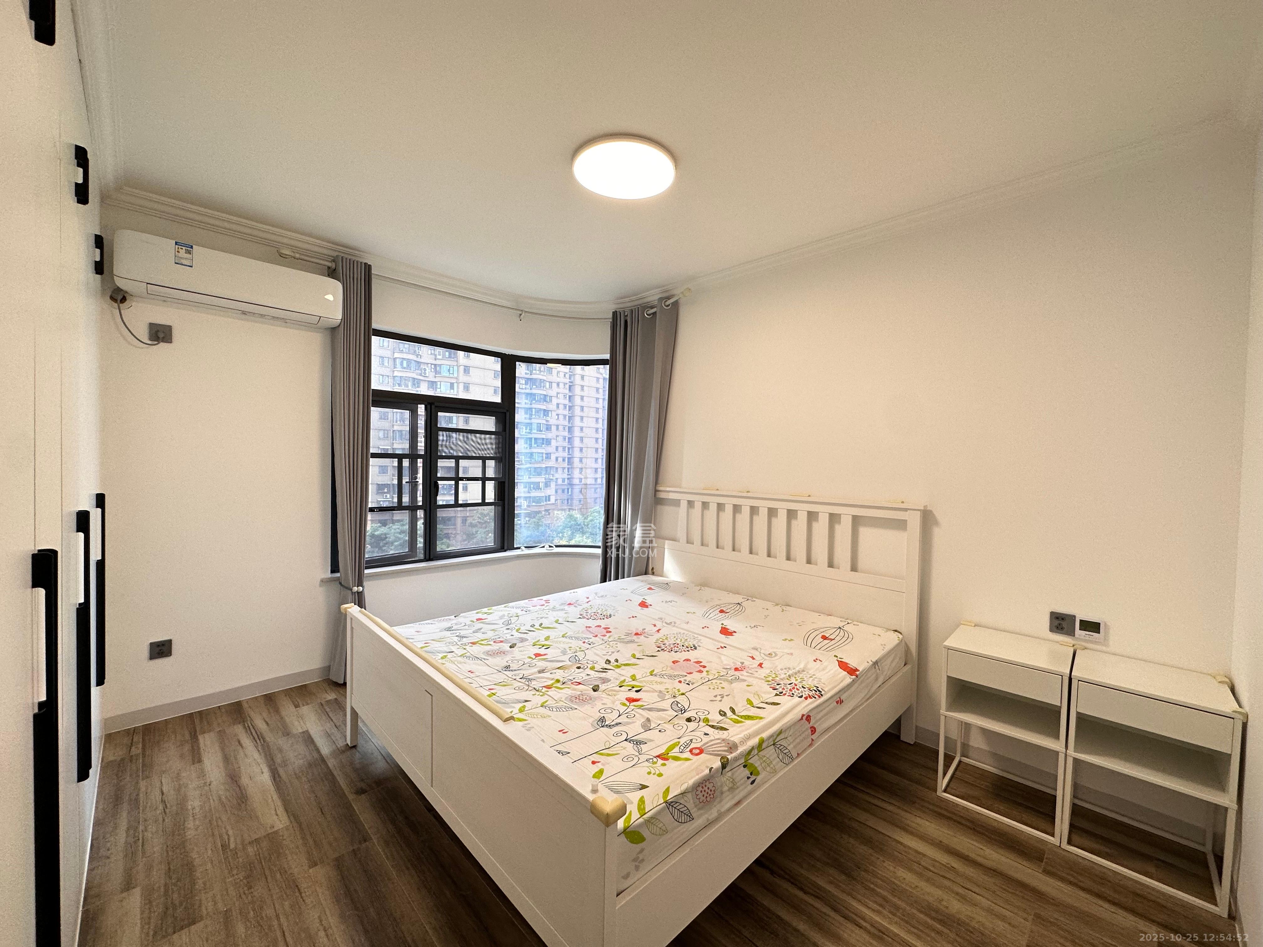 嘉雨兴园  3室2厅2卫    5600.0元/月室内图