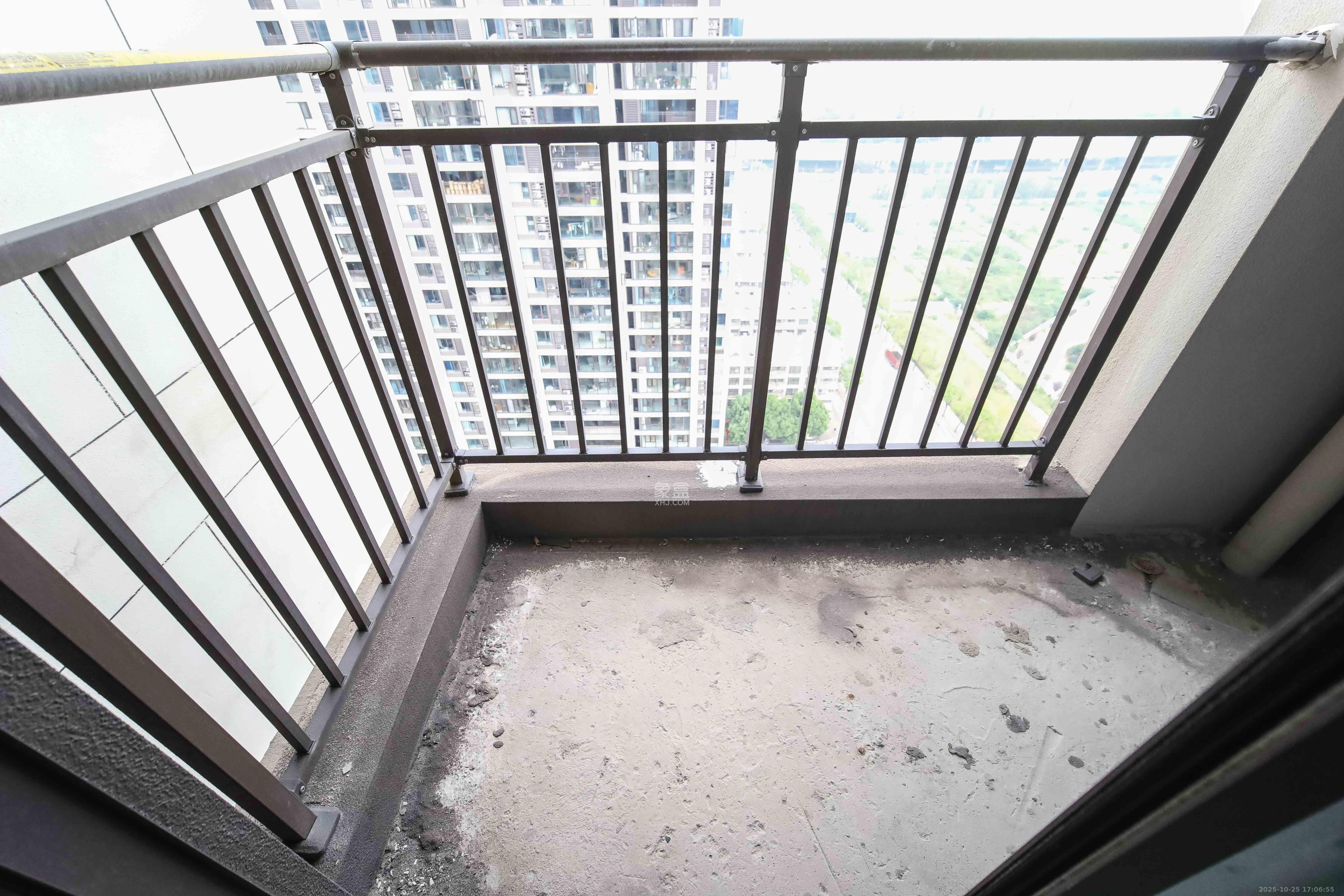 德奥悦东方  4室2厅2卫    158.0万阳台