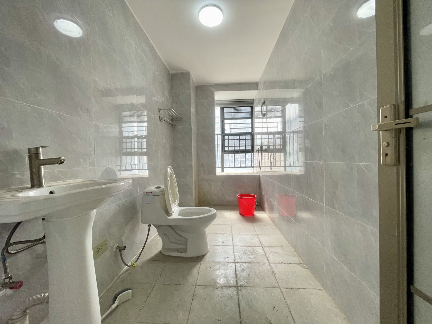 坡博家园四区  5室2厅2卫    3600.0元/月 坡博家园四区  5室2厅2卫    3600.0元/月室内图