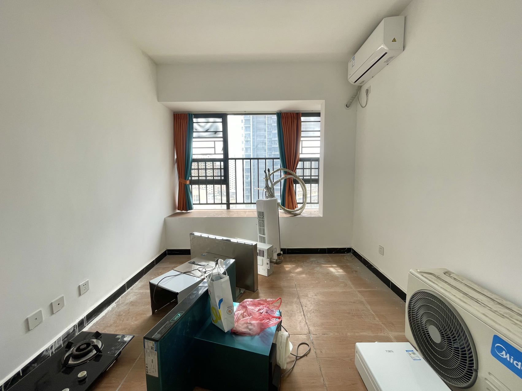 坡博家园四区  5室2厅2卫    3600.0元/月 坡博家园四区  5室2厅2卫    3600.0元/月室内图