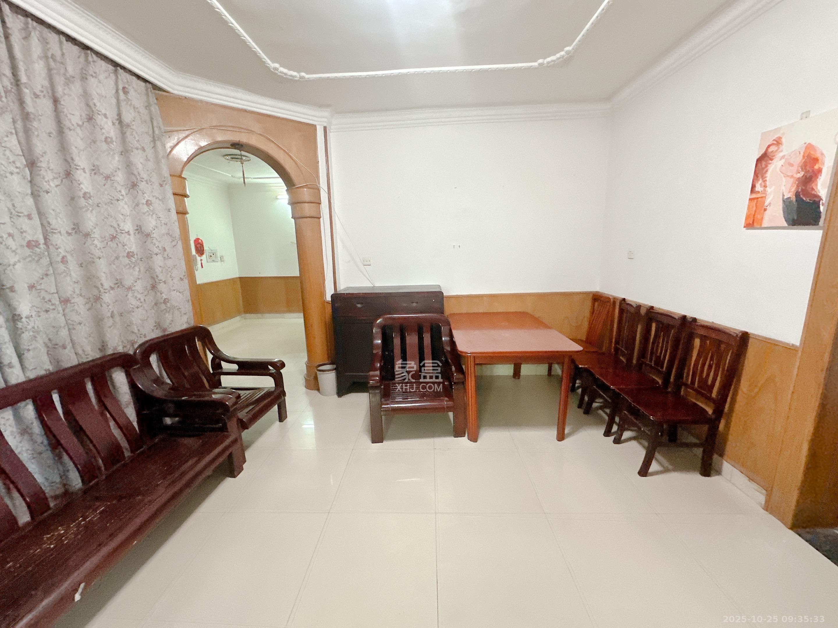 省粮食局宿舍北院  3室2厅1卫    2500.0元/月 省粮食局宿舍北院  3室2厅1卫    2500.0元/月室内图