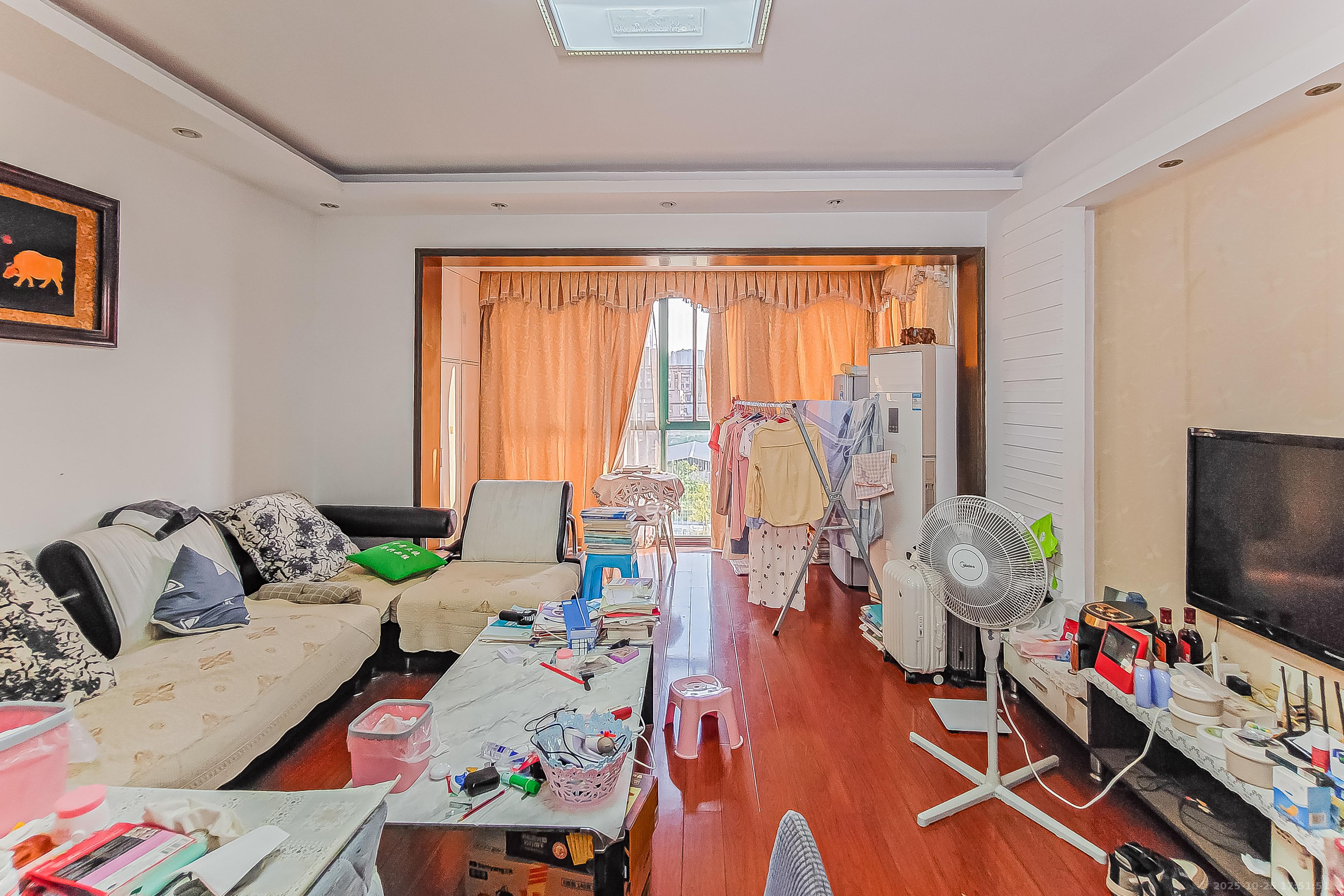 永宏佳园  3室2厅1卫    91.0万客厅