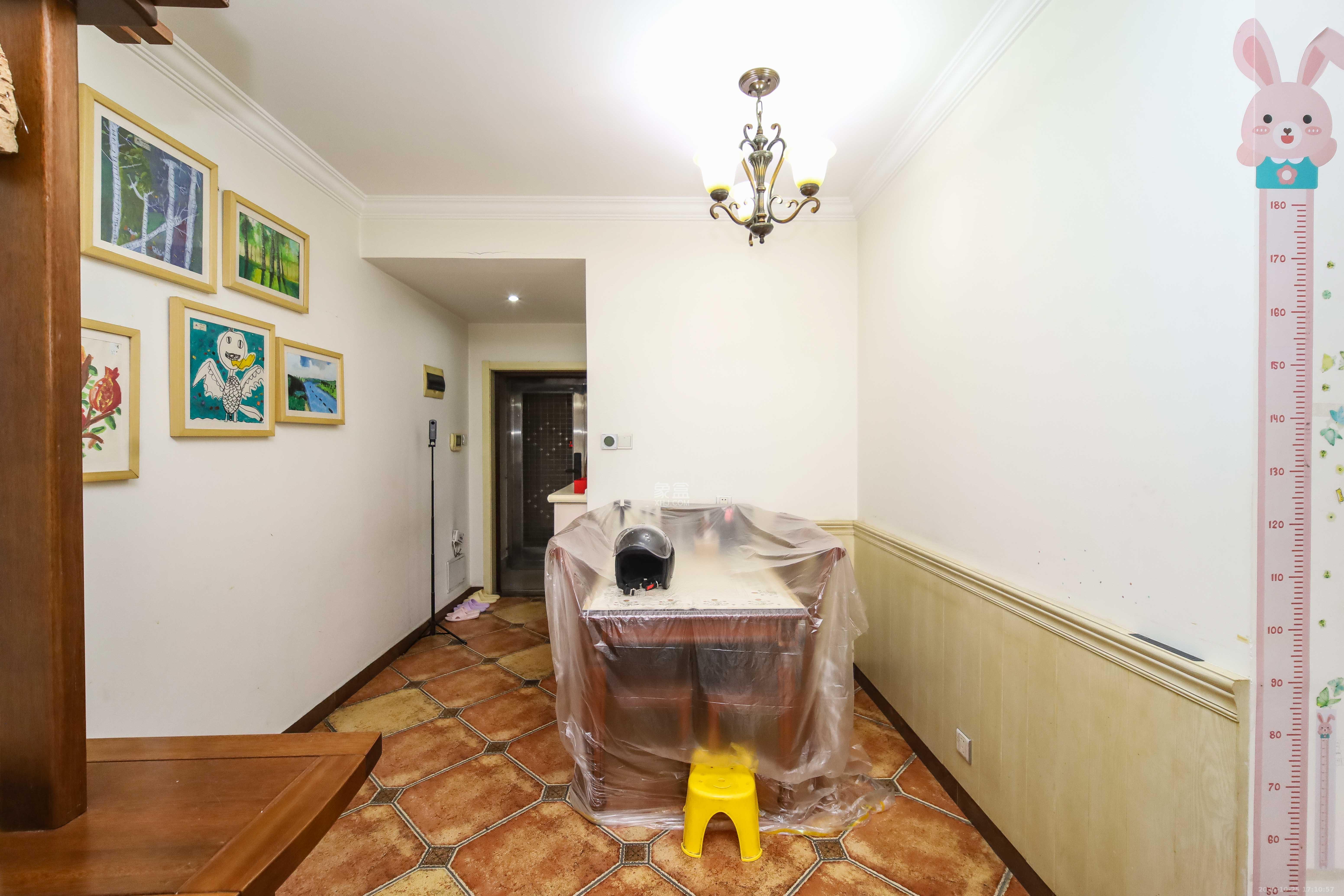 江河双水湾  3室2厅1卫    89.8万 江河双水湾  3室2厅1卫    89.8万客厅