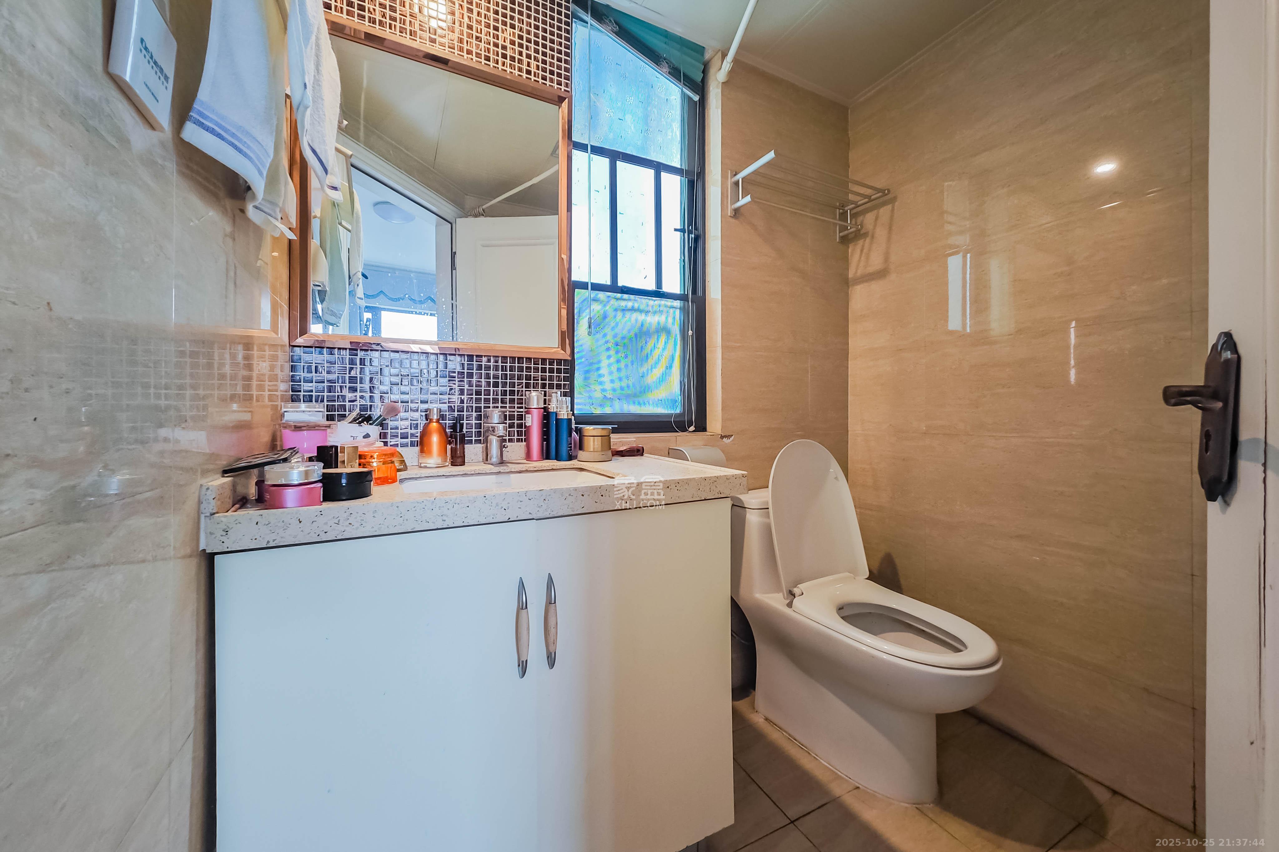 五江天街北区  3室2厅2卫    100.0万卫生间