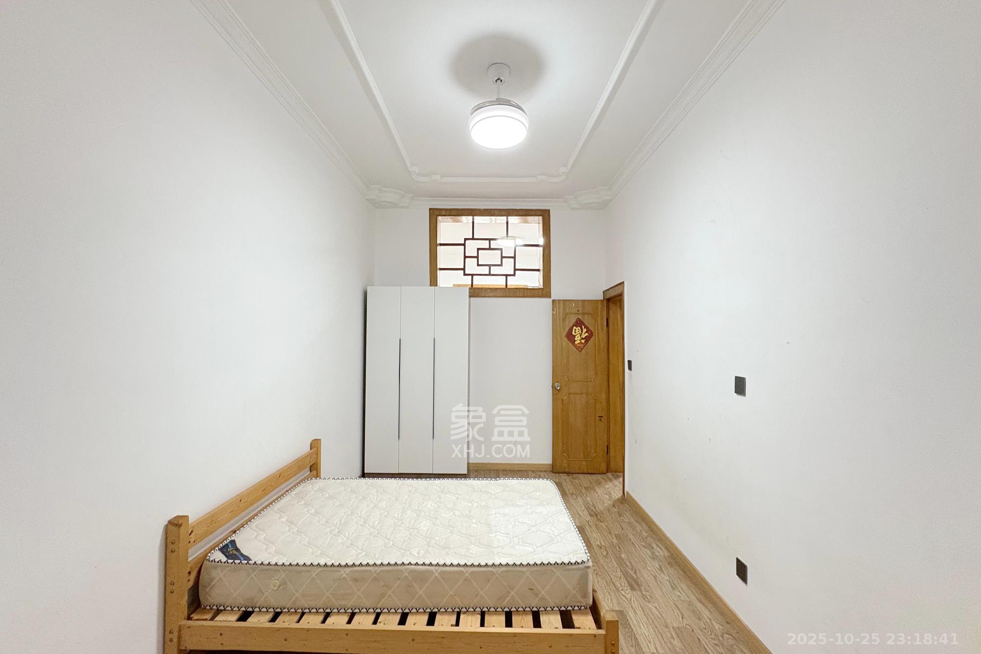 省文化厅宿舍(文物局)/湖南省书法院  3室1厅1卫    98.0万 省文化厅宿舍(文物局)/湖南省书法院  3室1厅1卫    98.0万卧室