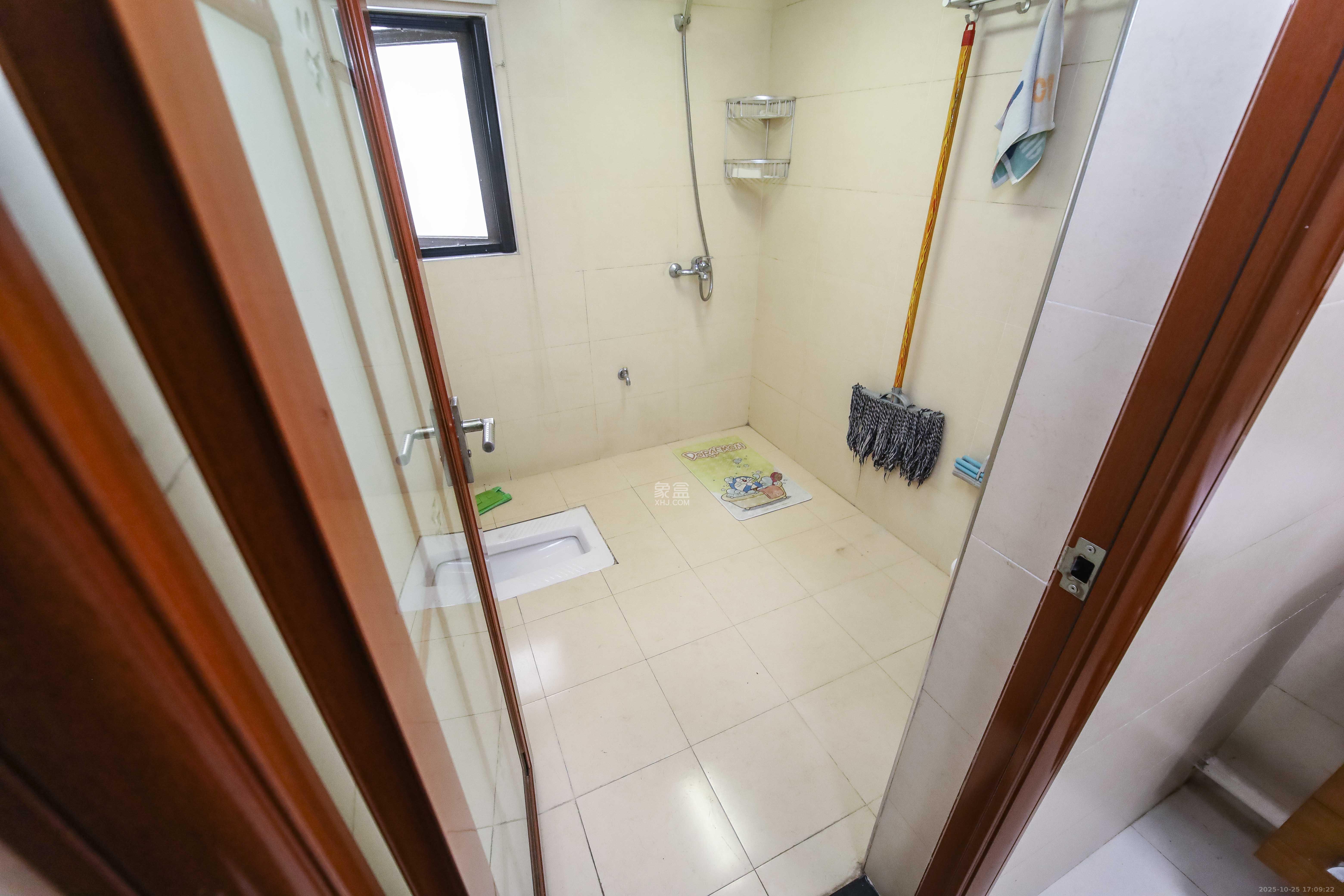 西街花园  3室2厅2卫    135.0万 西街花园  3室2厅2卫    135.0万卫生间