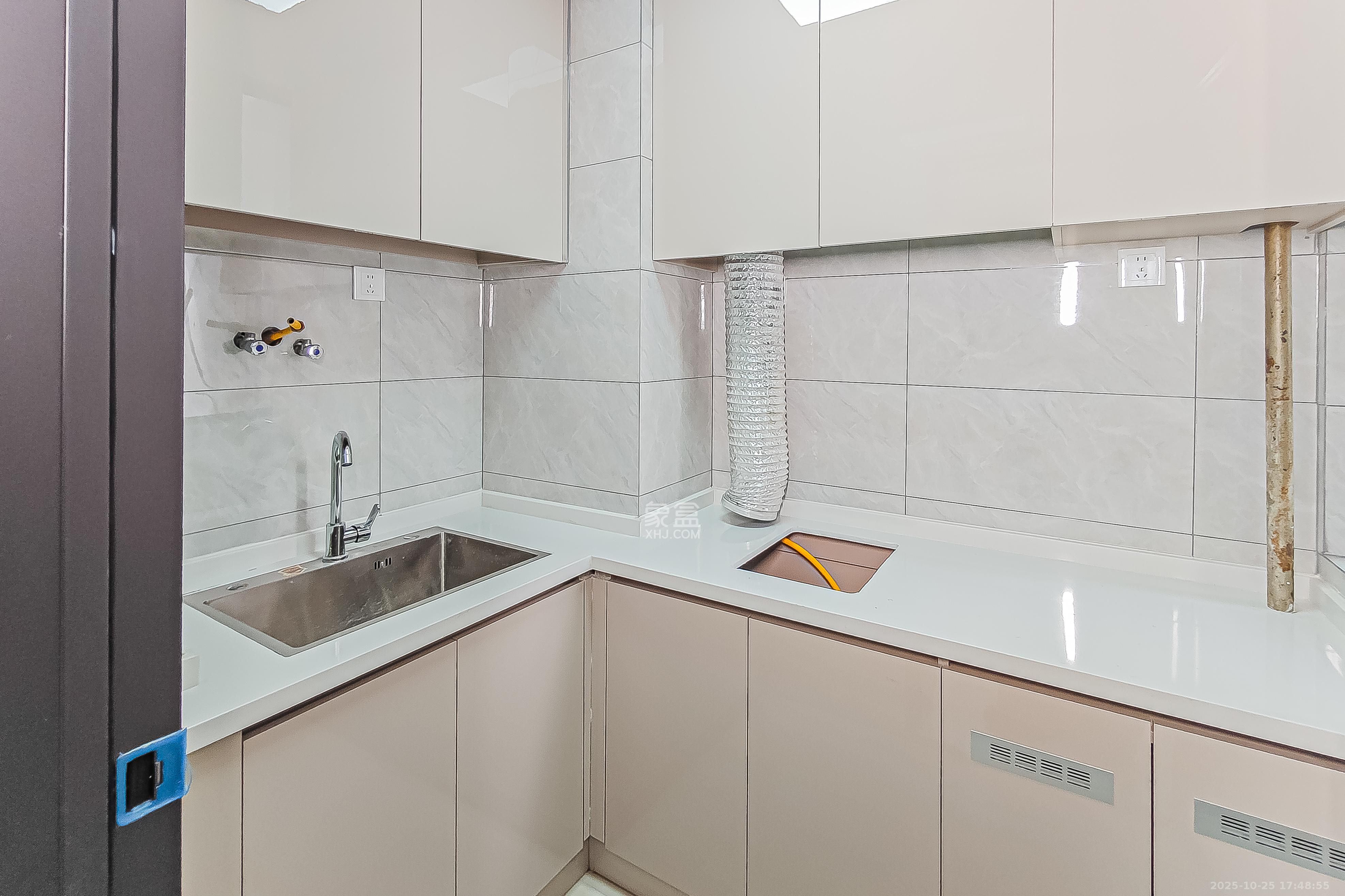 建鸿达华都(华都小户型及大华写字楼)  1室1厅1卫    58.0万 建鸿达华都(华都小户型及大华写字楼)  1室1厅1卫    58.0万厨房