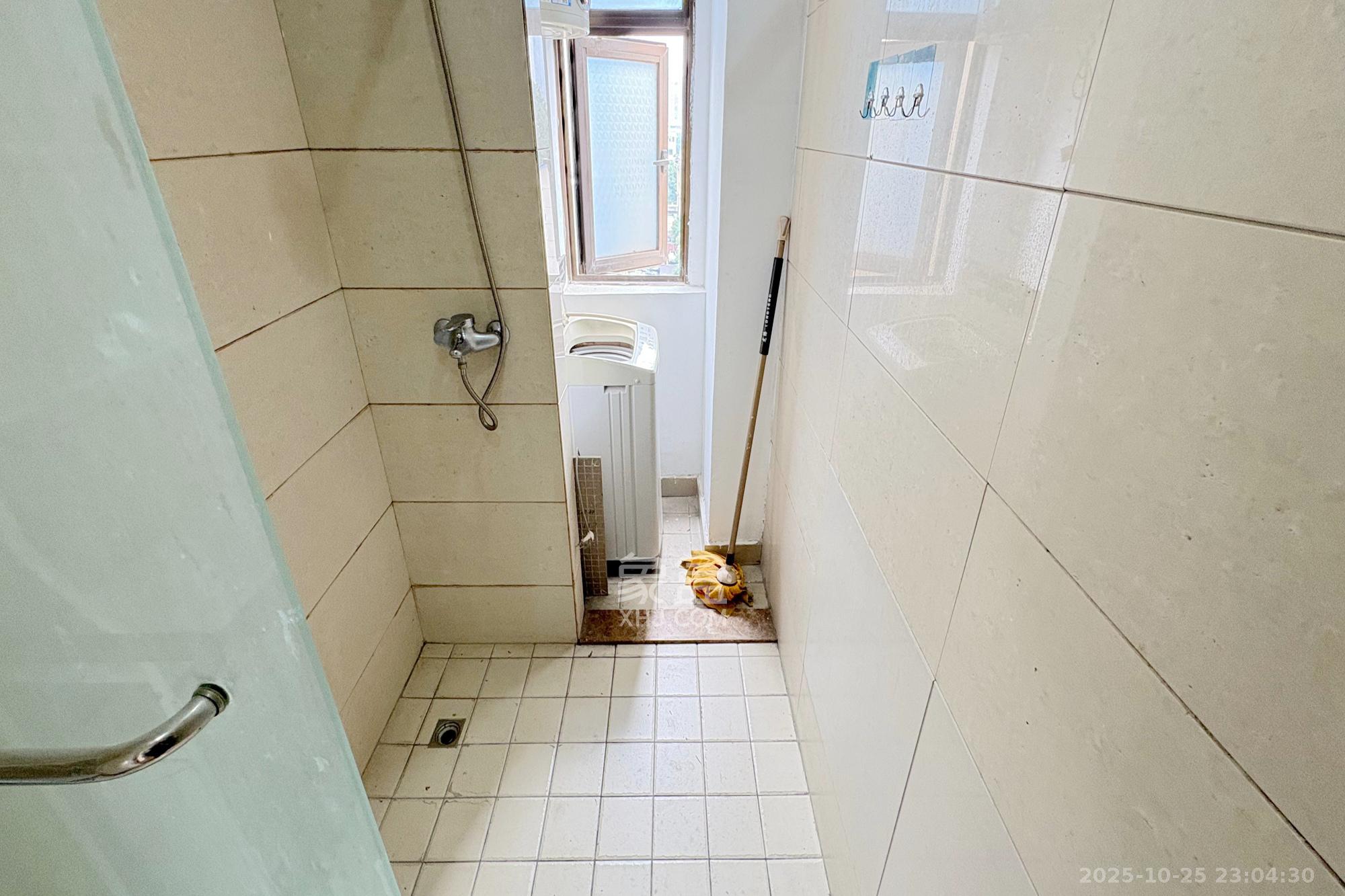 铂宫  1室1厅1卫    32.5万 铂宫  1室1厅1卫    32.5万卫生间